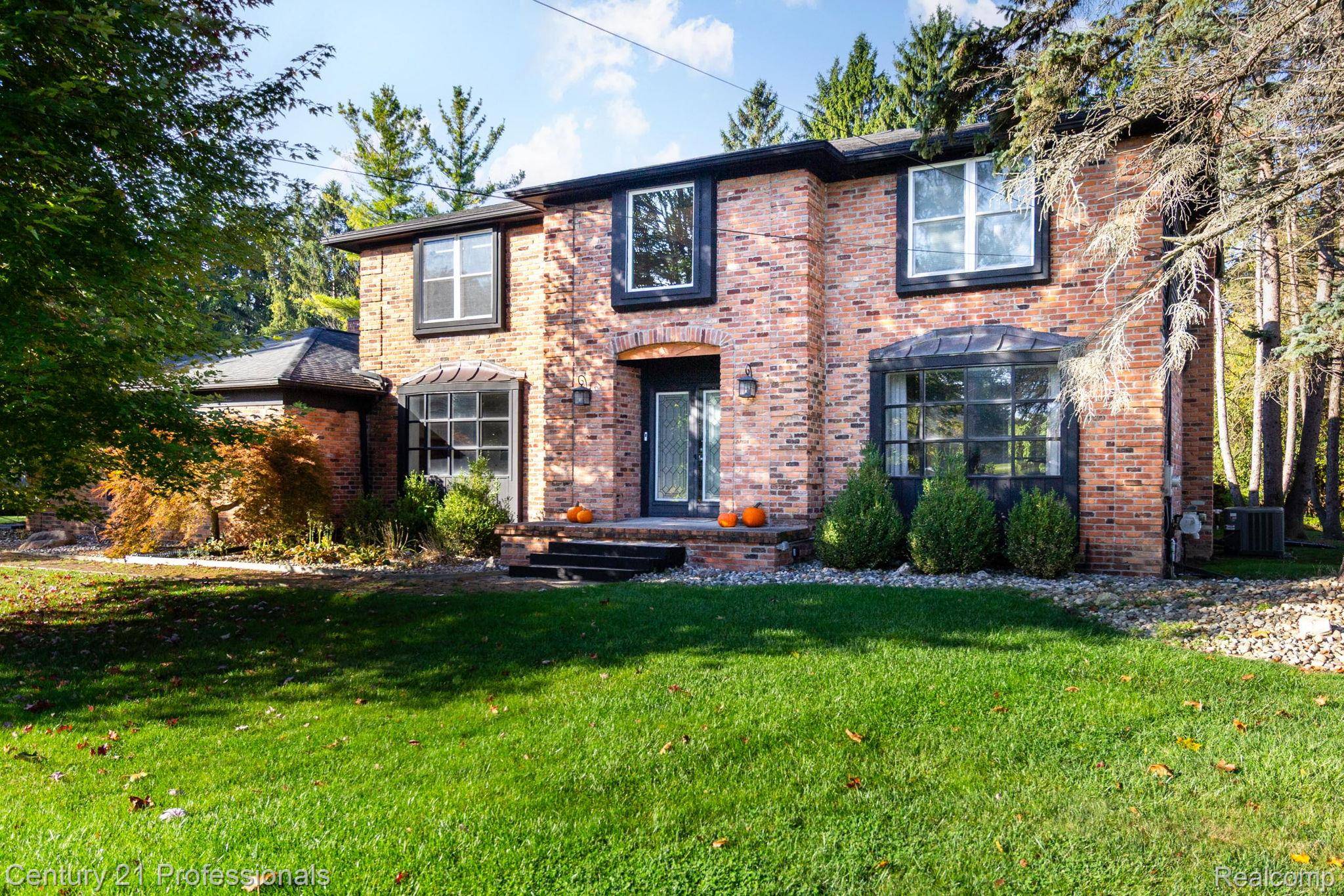 Grand Blanc, MI 48439,9418 Oakmont DR