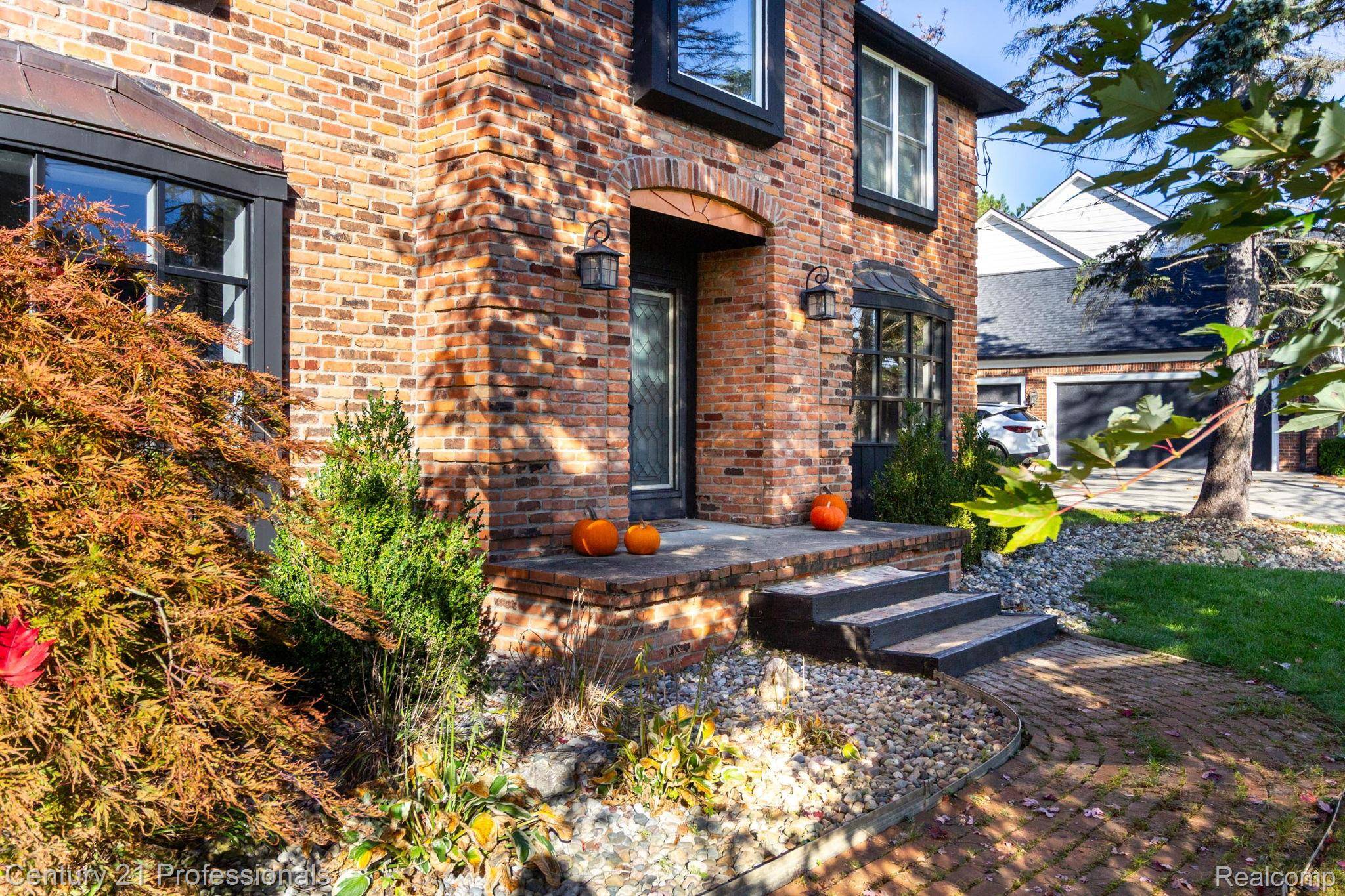 Grand Blanc, MI 48439,9418 Oakmont DR