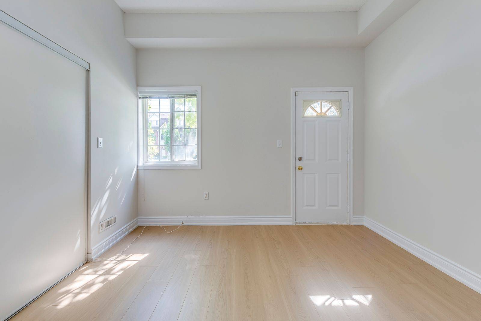 Mississauga, ON L5V 2G9,4991 Rathkeale RD #14