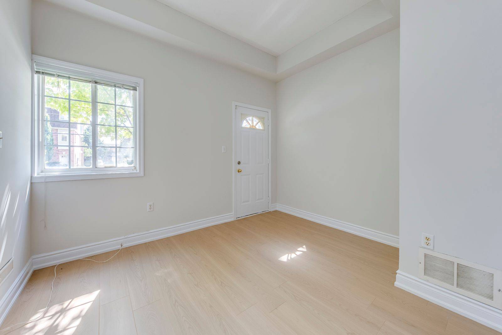 Mississauga, ON L5V 2G9,4991 Rathkeale RD #14