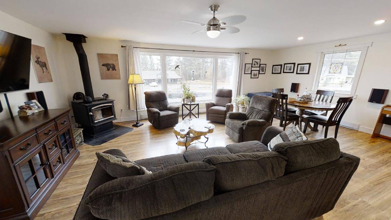 Lake Of Bays, ON P0A 1H0,2831 Highway 60 HWY