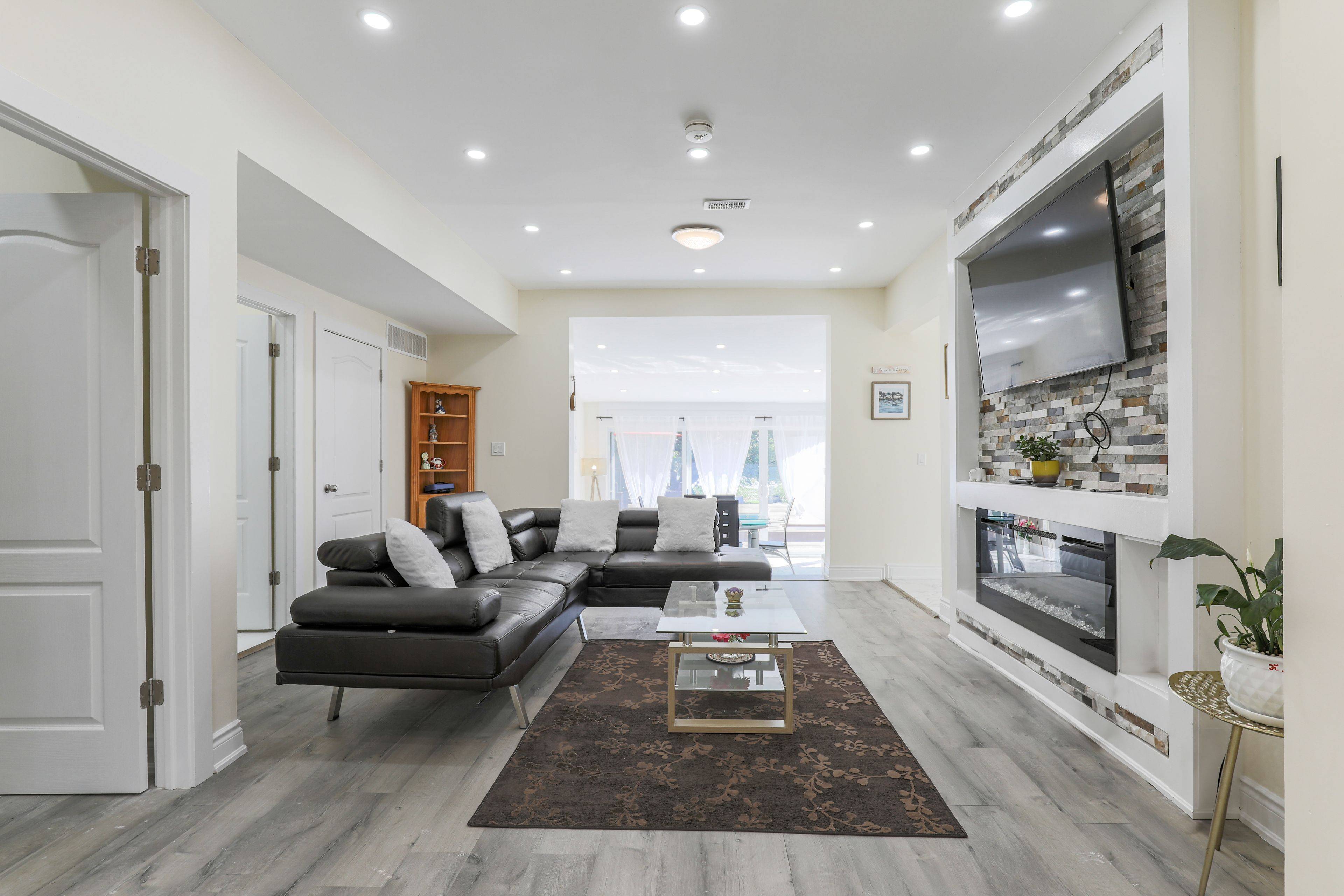 Kawartha Lakes, ON K0M 2C0,21 Shirley Anne DR S