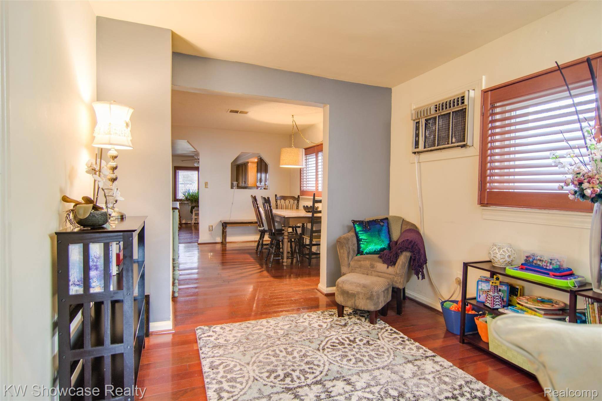 West Bloomfield, MI 48324,1604 Petrolia