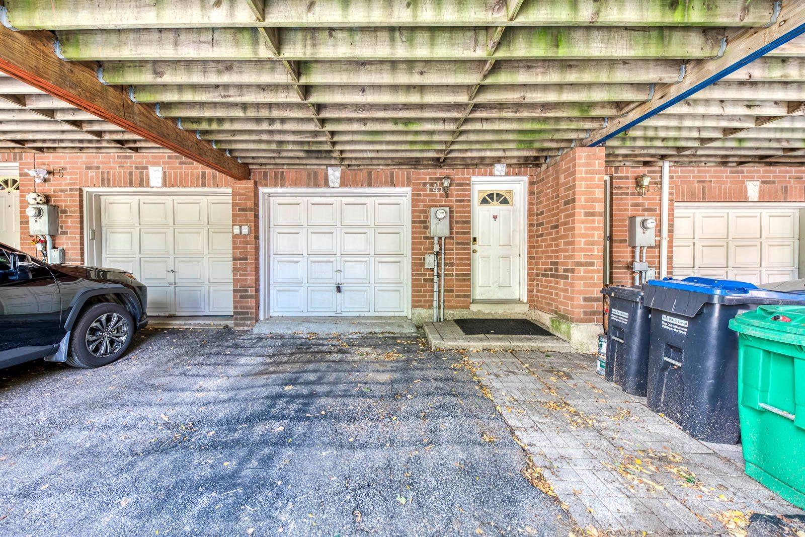 Mississauga, ON L5V 2G9,4991 Rathkeale RD #14