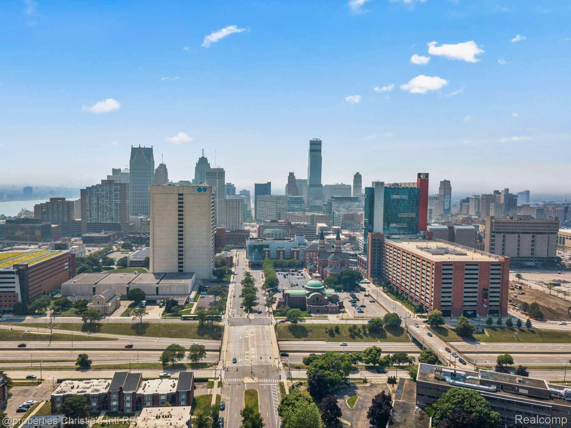 Detroit, MI 48207,1300 E Lafayette ST #104