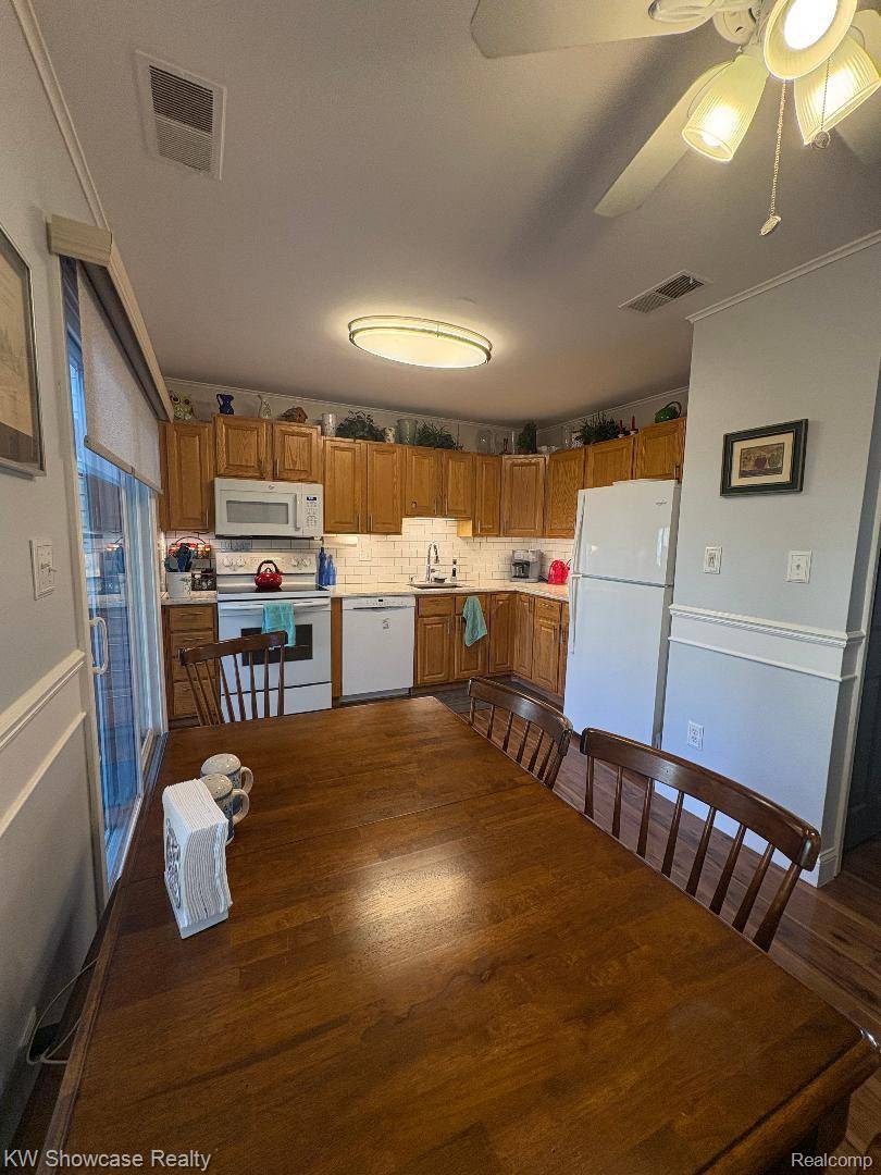 Rochester Hills, MI 48307,1030 Larson CT