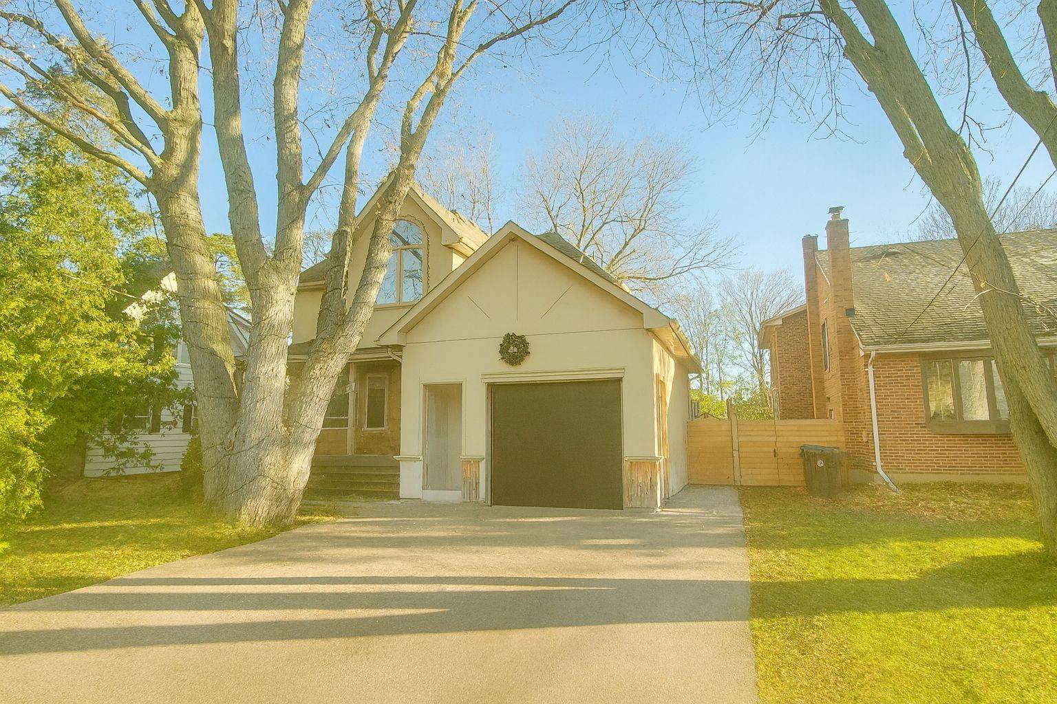 Toronto E10, ON M1C 1M3,21 Scarboro AVE