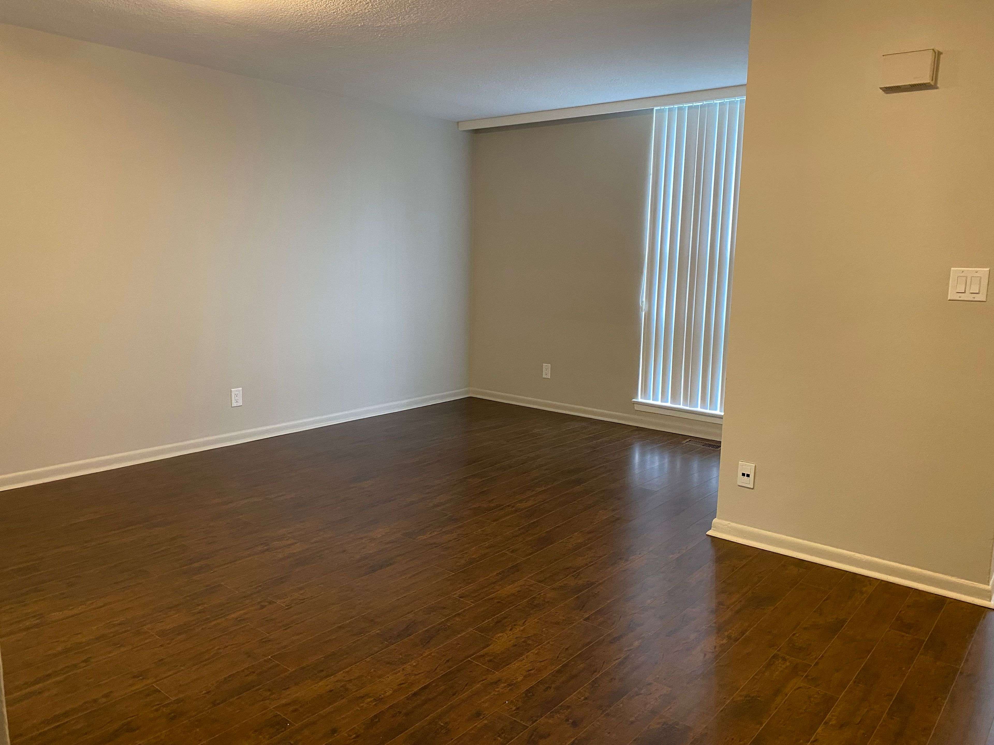 Mississauga, ON L5C 2J6,3230 The Credit Woodlands N/A