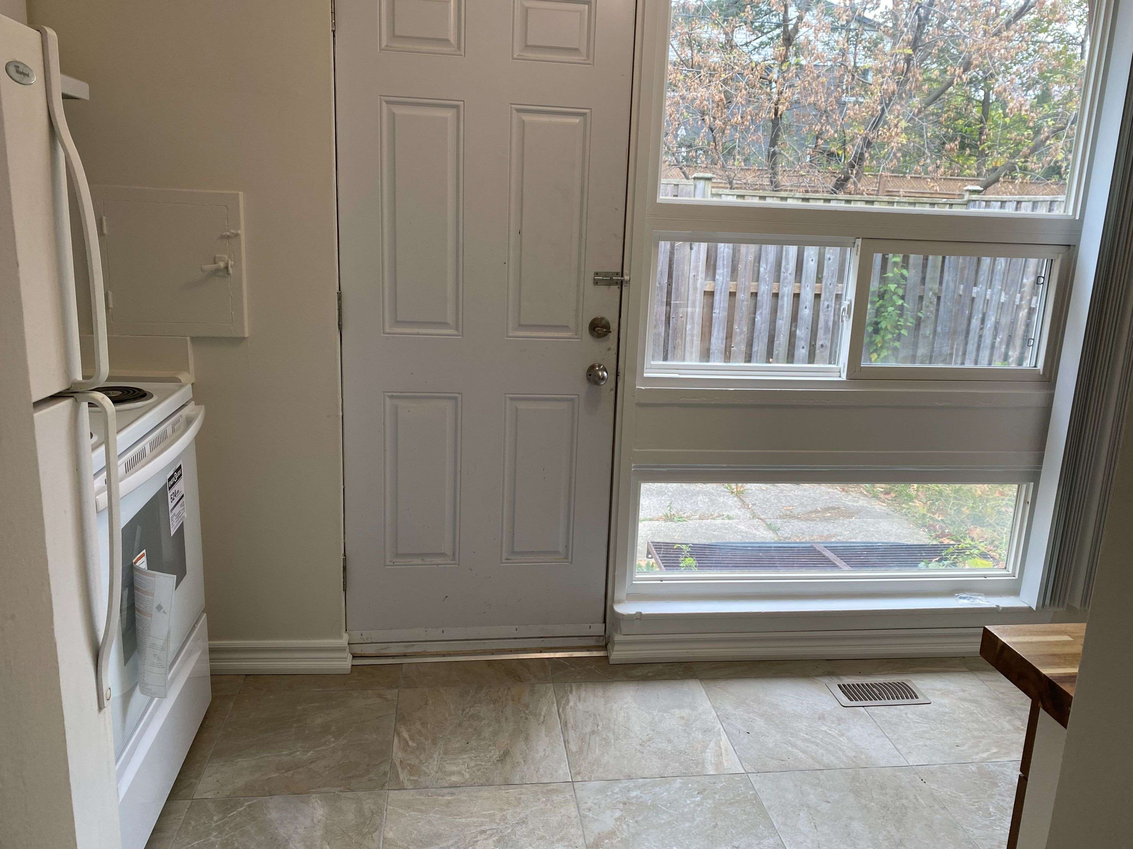 Mississauga, ON L5C 2J6,3230 The Credit Woodlands N/A