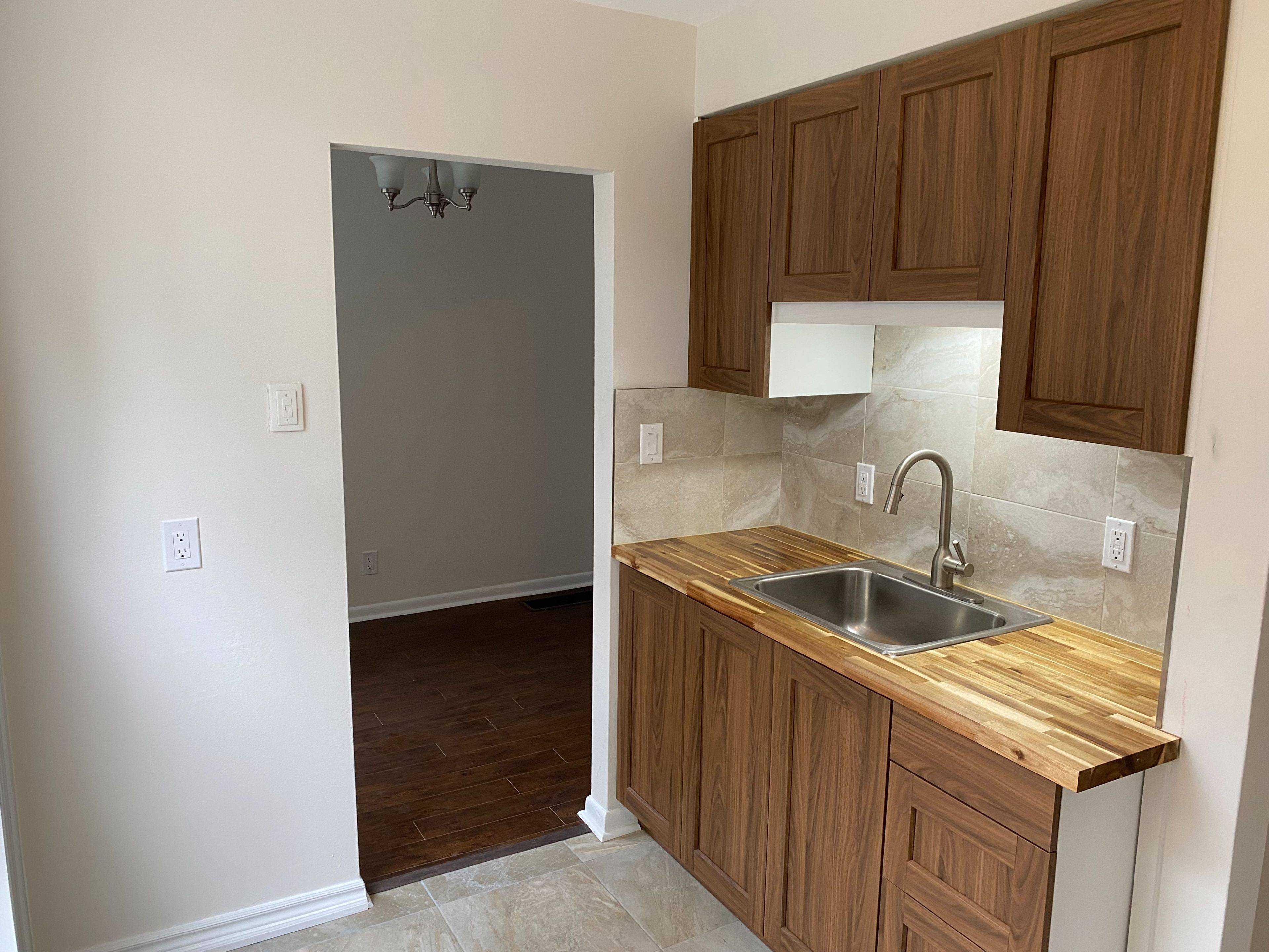 Mississauga, ON L5C 2J6,3230 The Credit Woodlands N/A