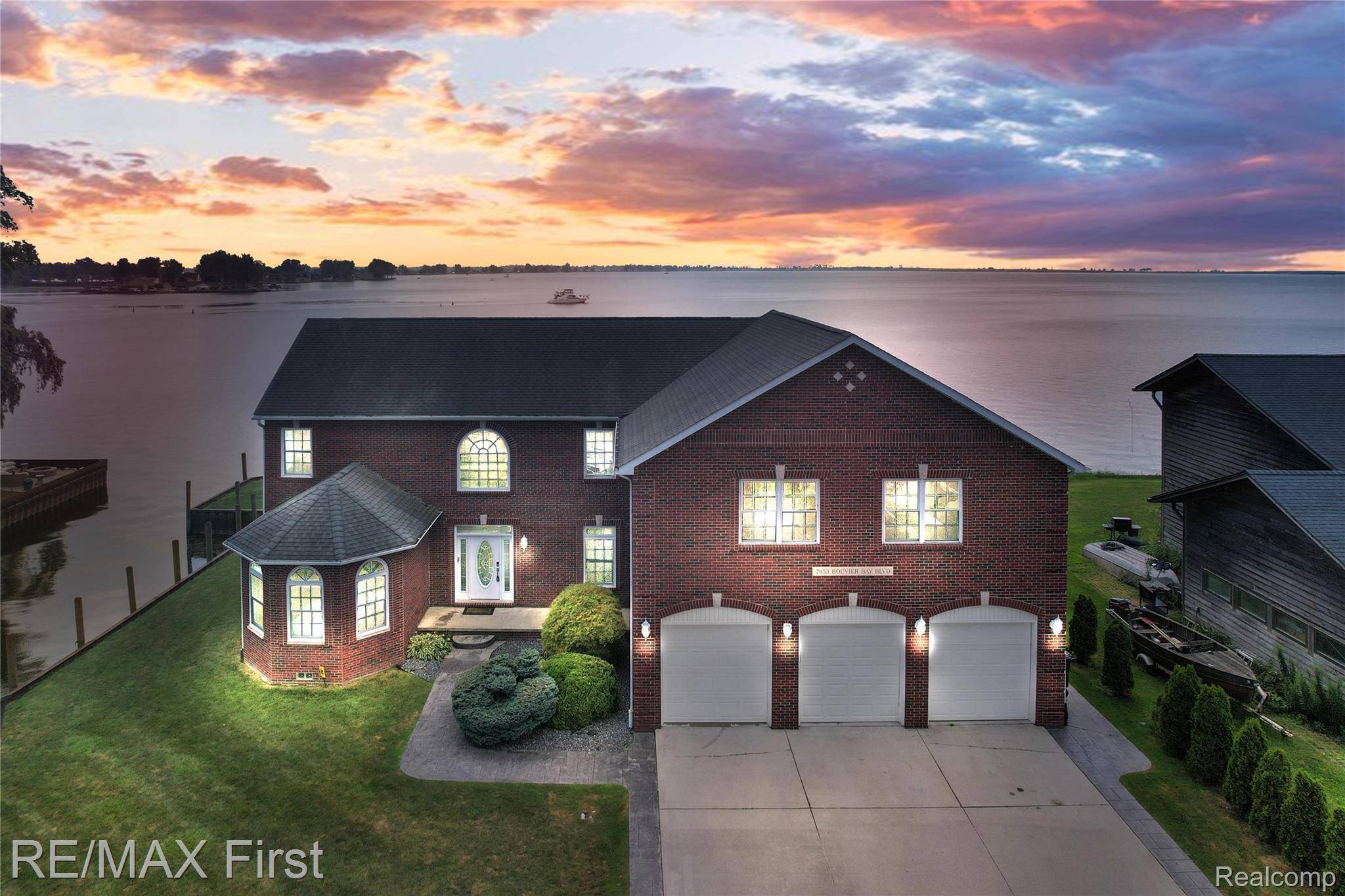 Fair Haven, MI 48023,7953 Bouvier Bay