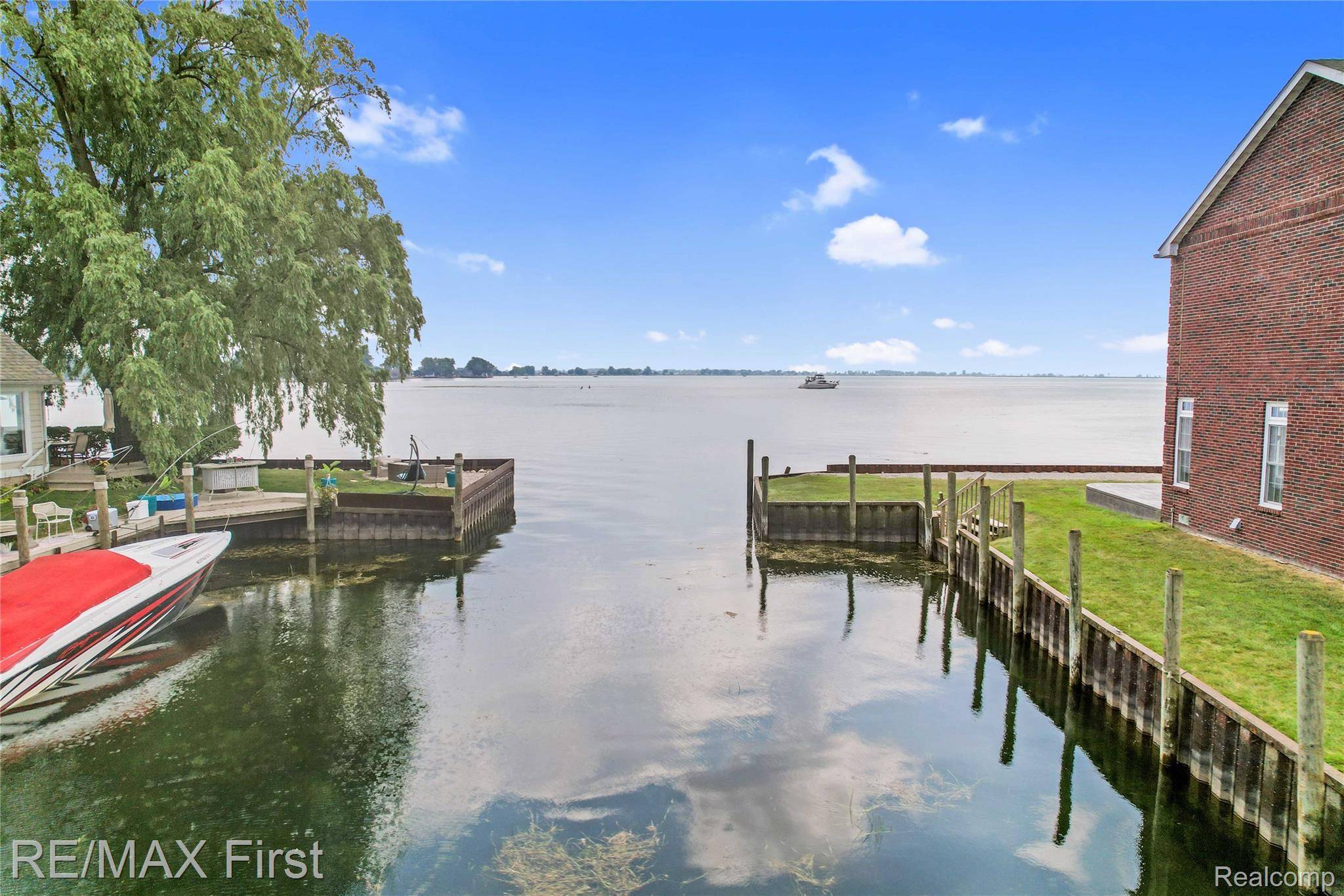 Fair Haven, MI 48023,7953 Bouvier Bay