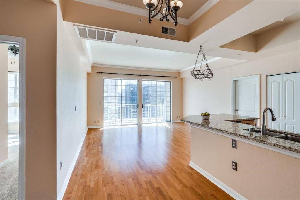 Dallas, TX 75219,3225 Turtle Creek Boulevard #943