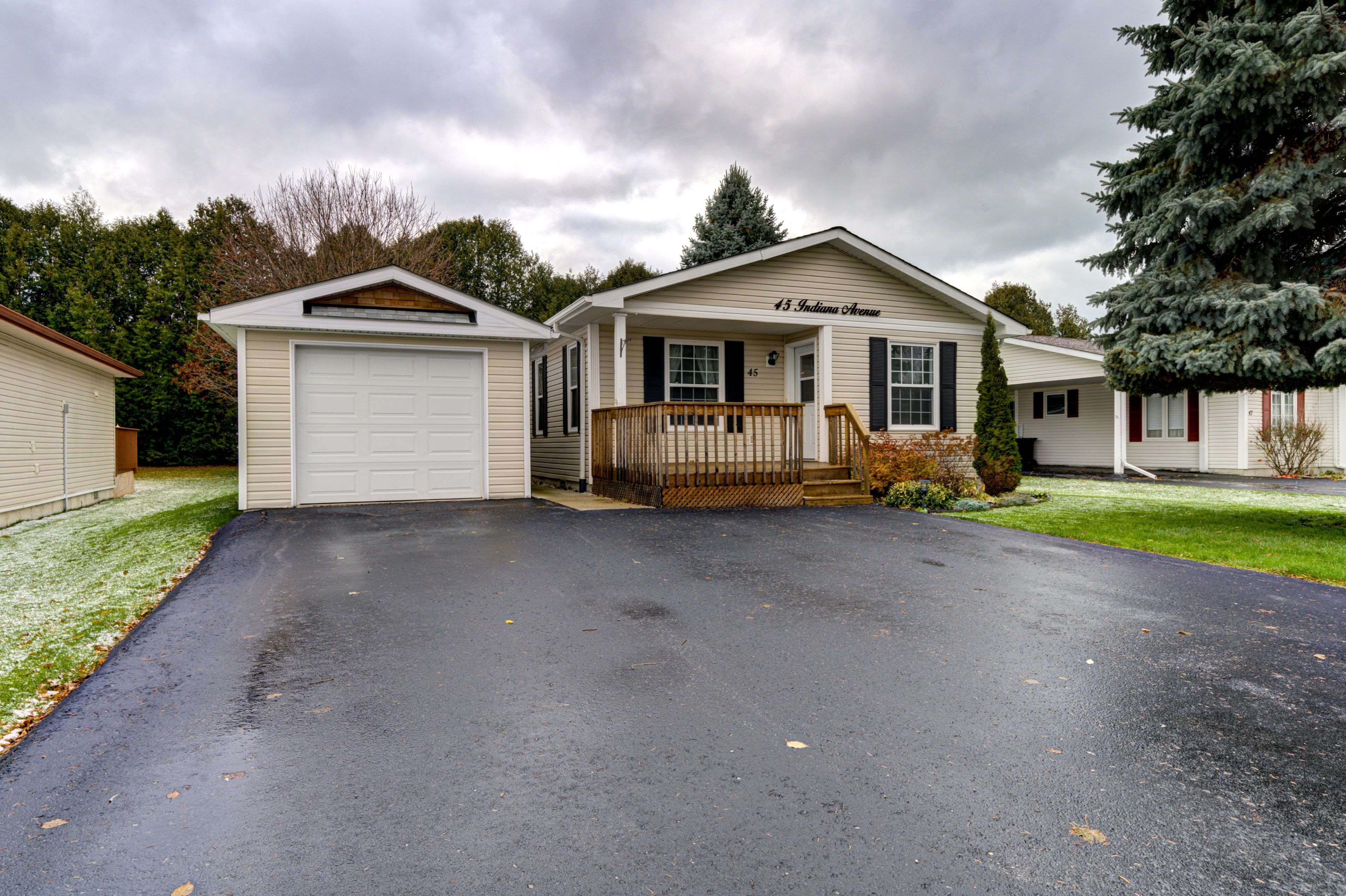 Wasaga Beach, ON L9Z 3A8,45 INDIANA AVE