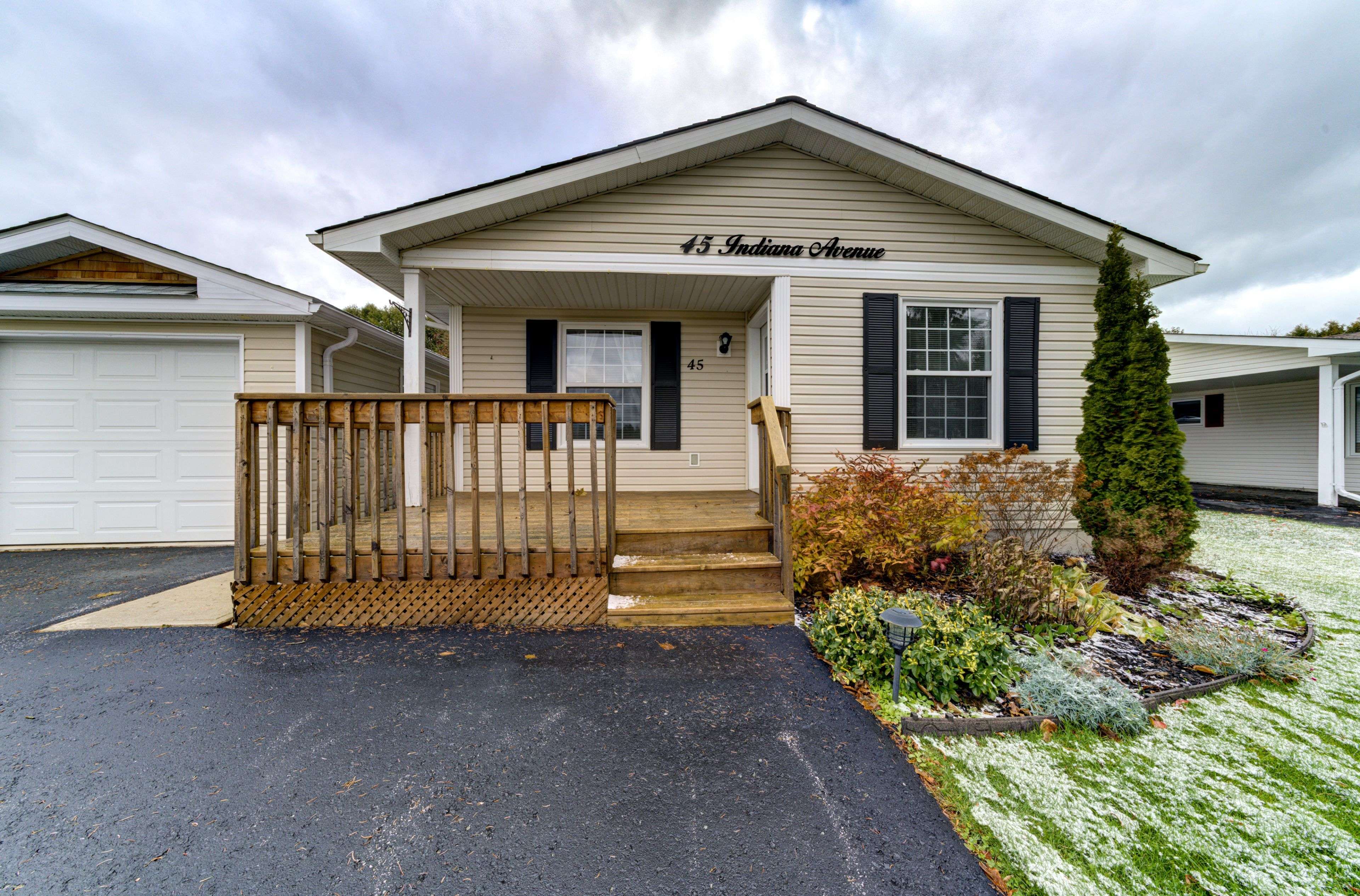 Wasaga Beach, ON L9Z 3A8,45 INDIANA AVE