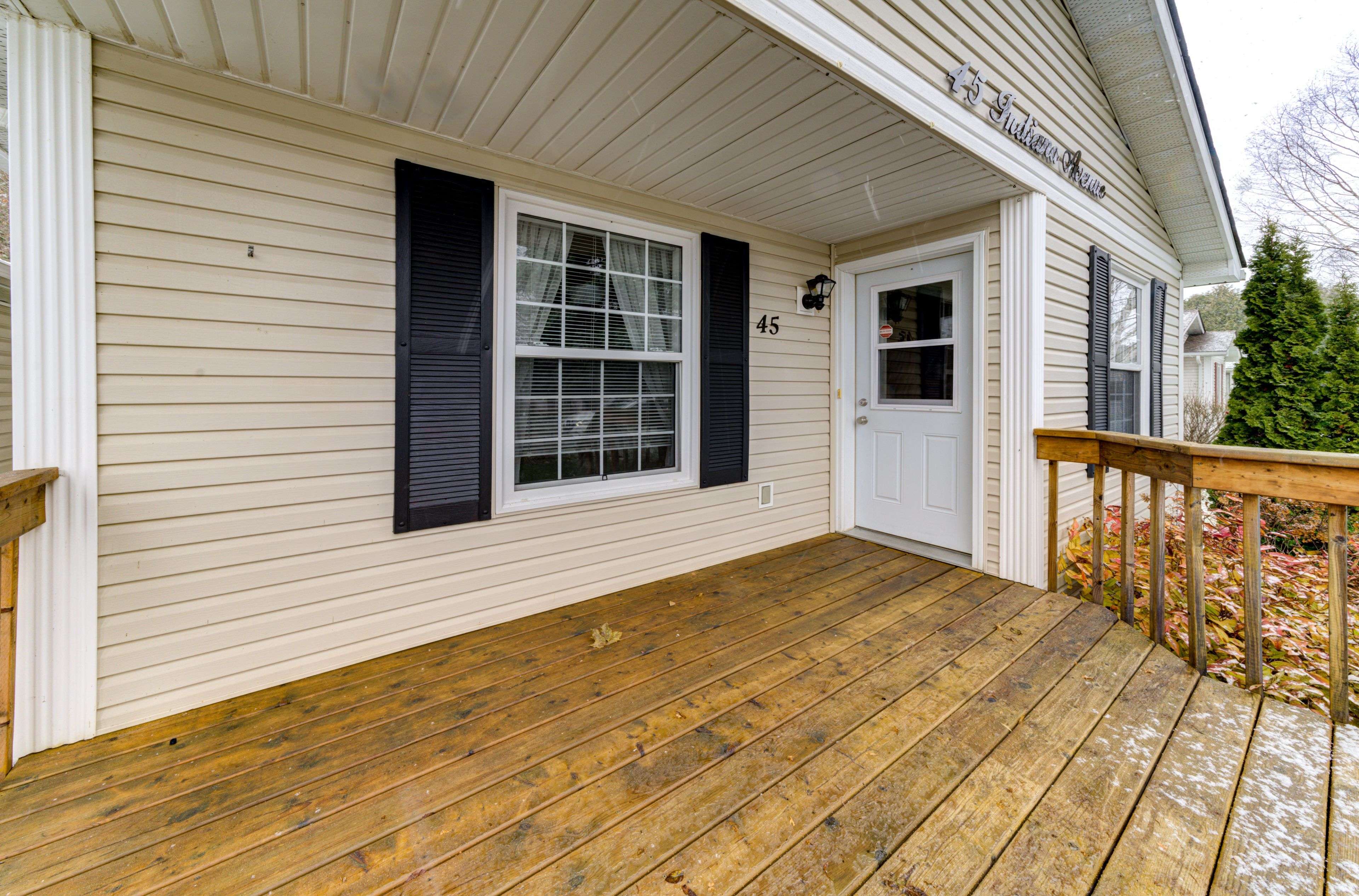 Wasaga Beach, ON L9Z 3A8,45 INDIANA AVE