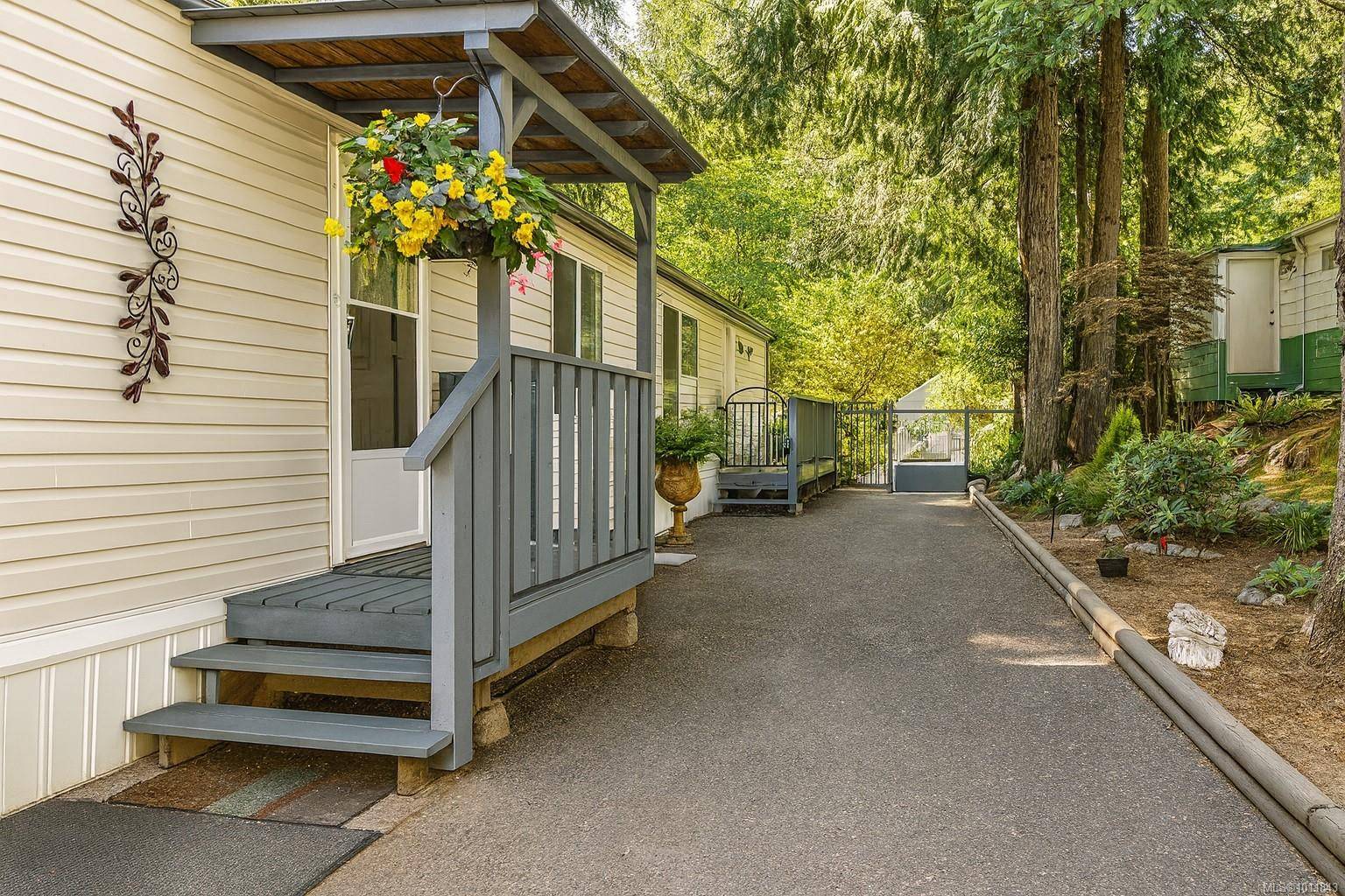 Langford, BC V9B 4H2,2500 Florence Lake Rd #42