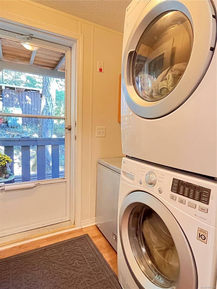 Langford, BC V9B 4H2,2500 Florence Lake Rd #42