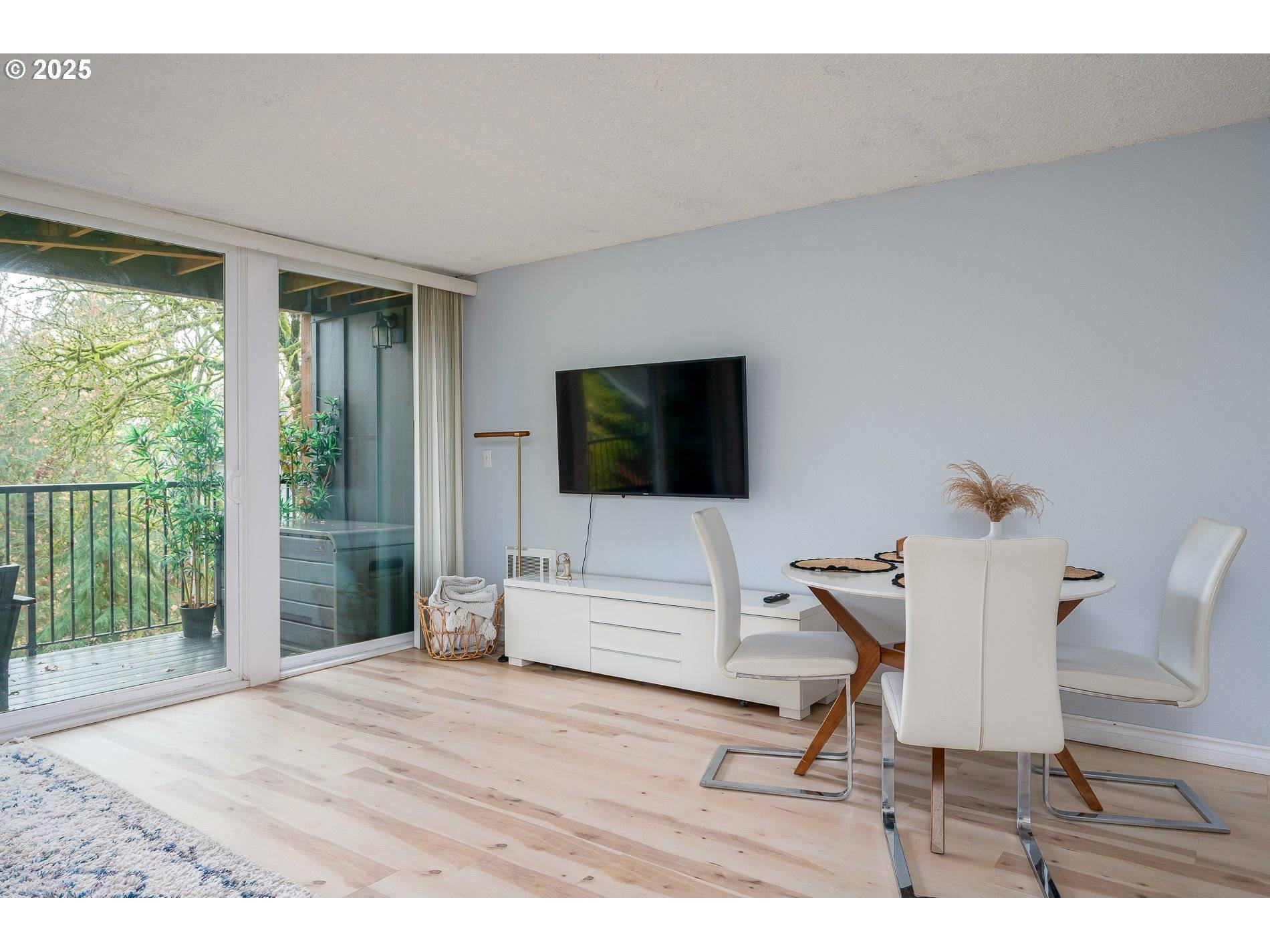 Lake Oswego, OR 97035,100 KERR PKWY #19