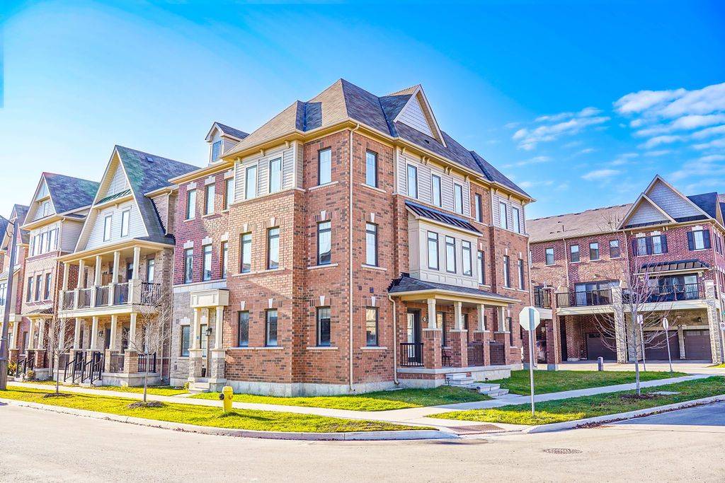 Markham, ON L6C 0Y9,34 Isabella Peach DR