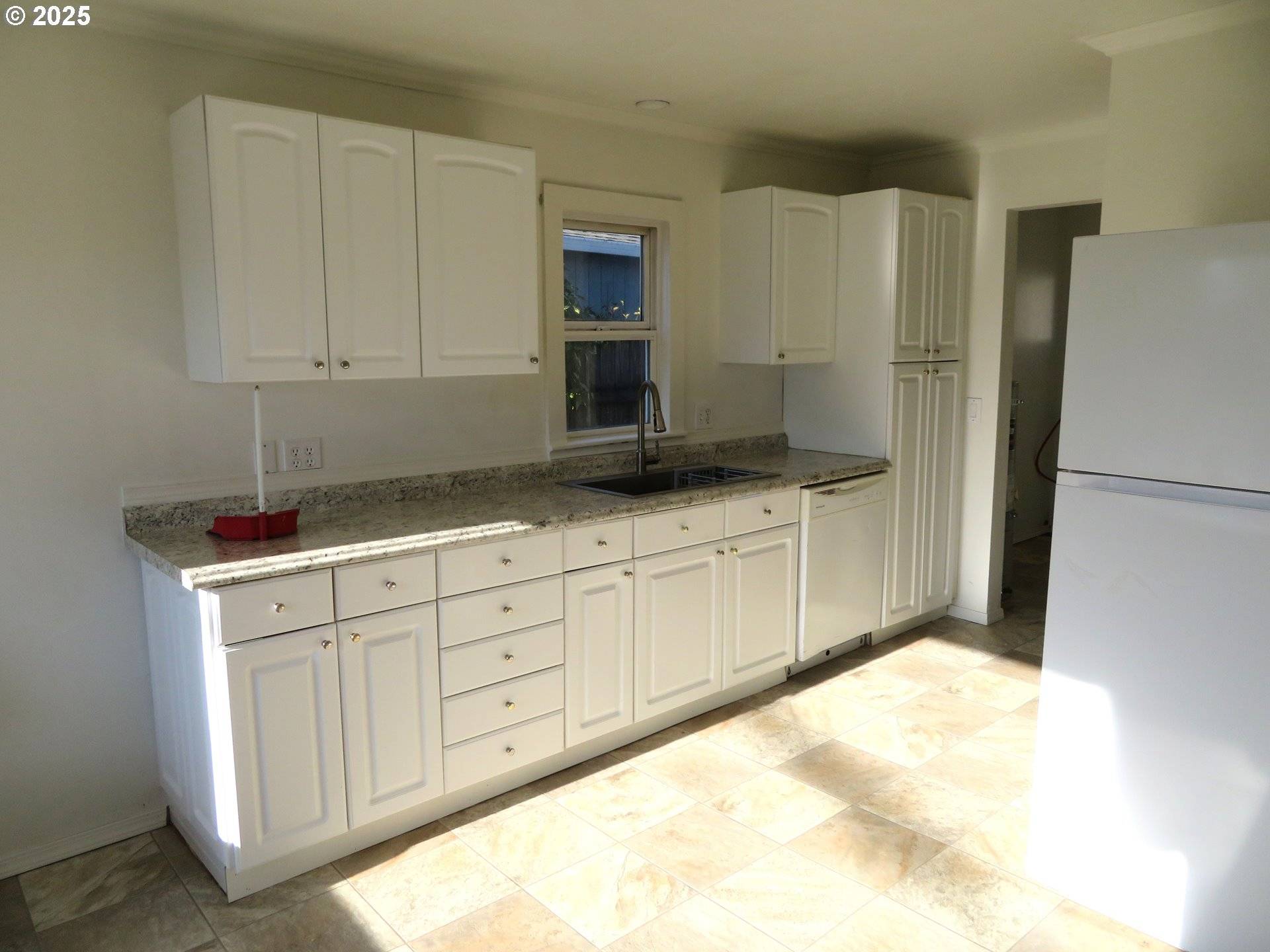 St Helens, OR 97051,1070 DEER ISLAND RD