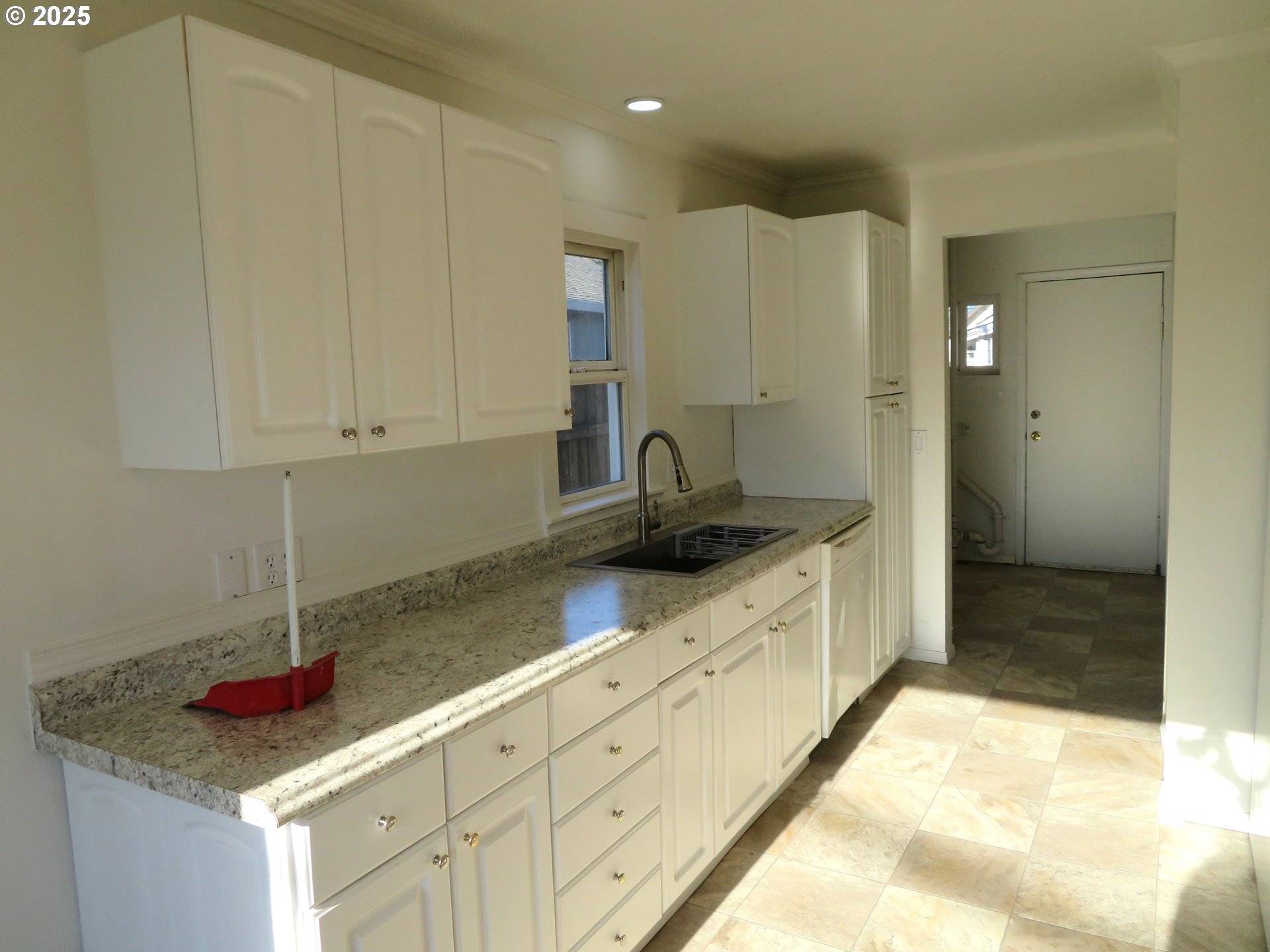 St Helens, OR 97051,1070 DEER ISLAND RD