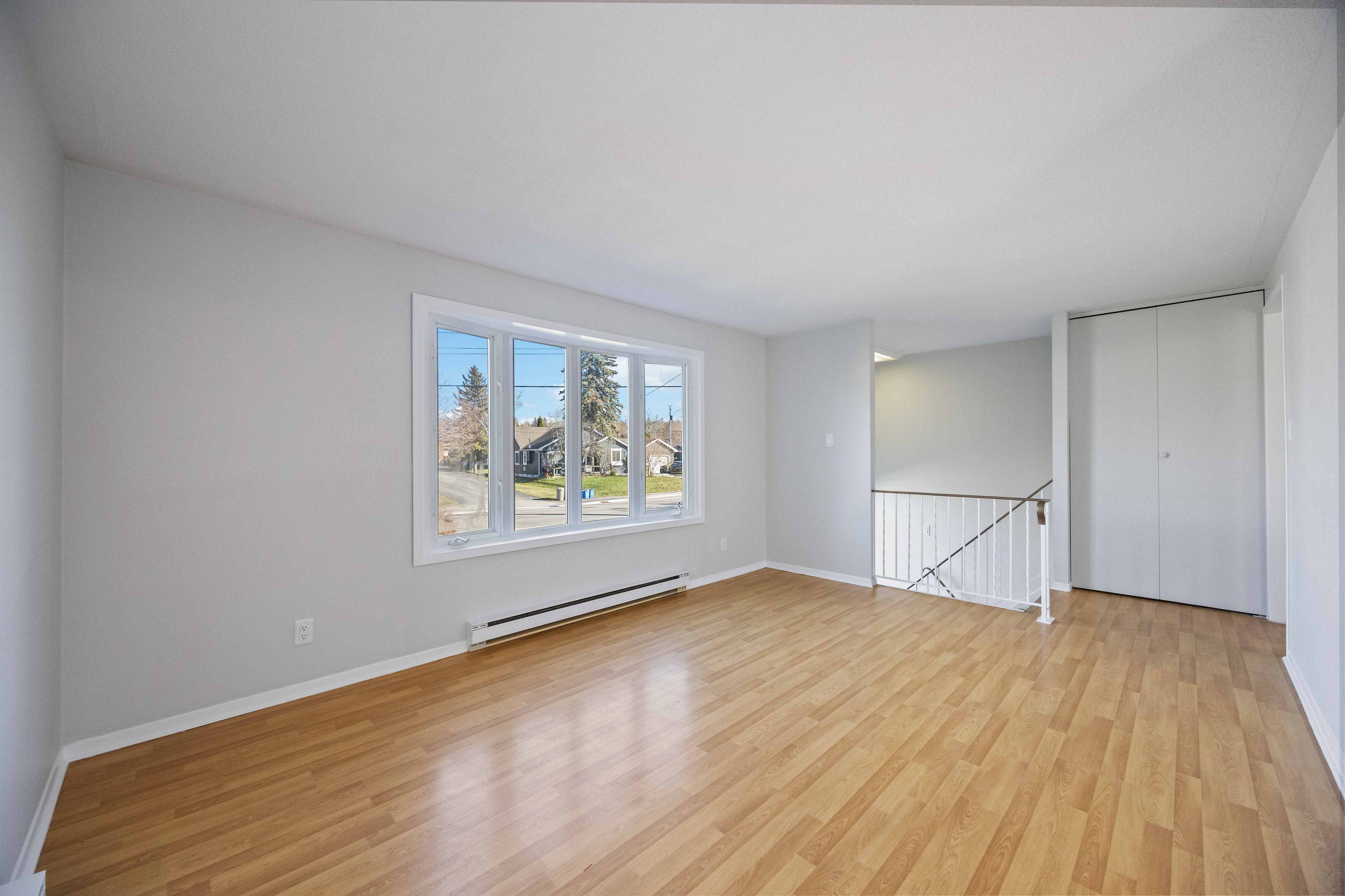 Kawartha Lakes, ON K0M 1N0,100 Francis ST E