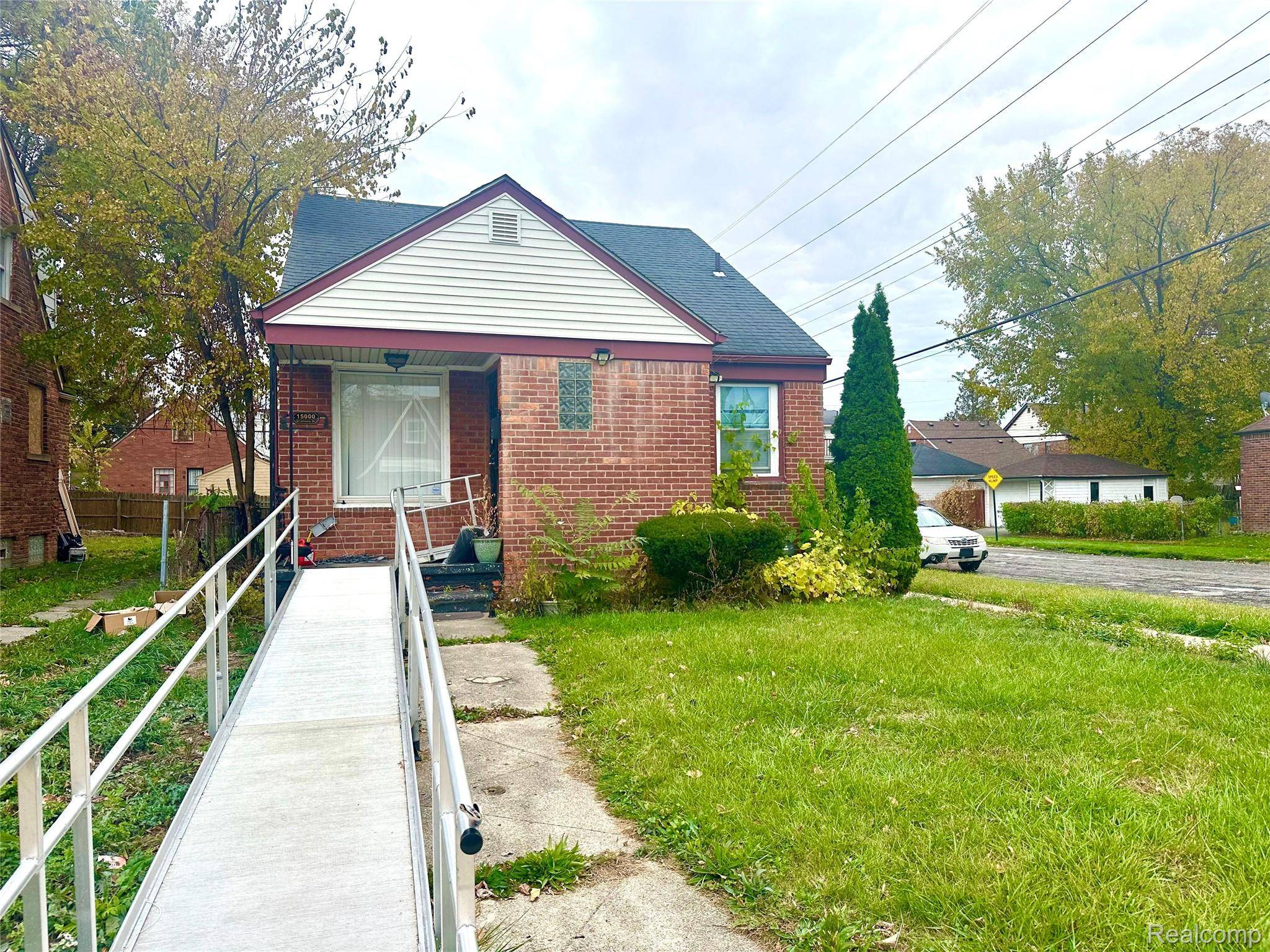 Detroit, MI 48227,15000 Strathmoor ST