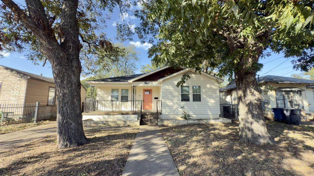 Dallas, TX 75211,3815 Poinsettia Drive