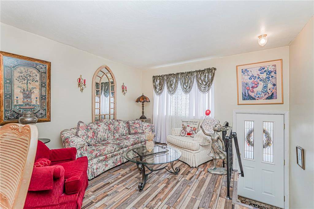 Staten  Island, NY 10306,516 Medina ST