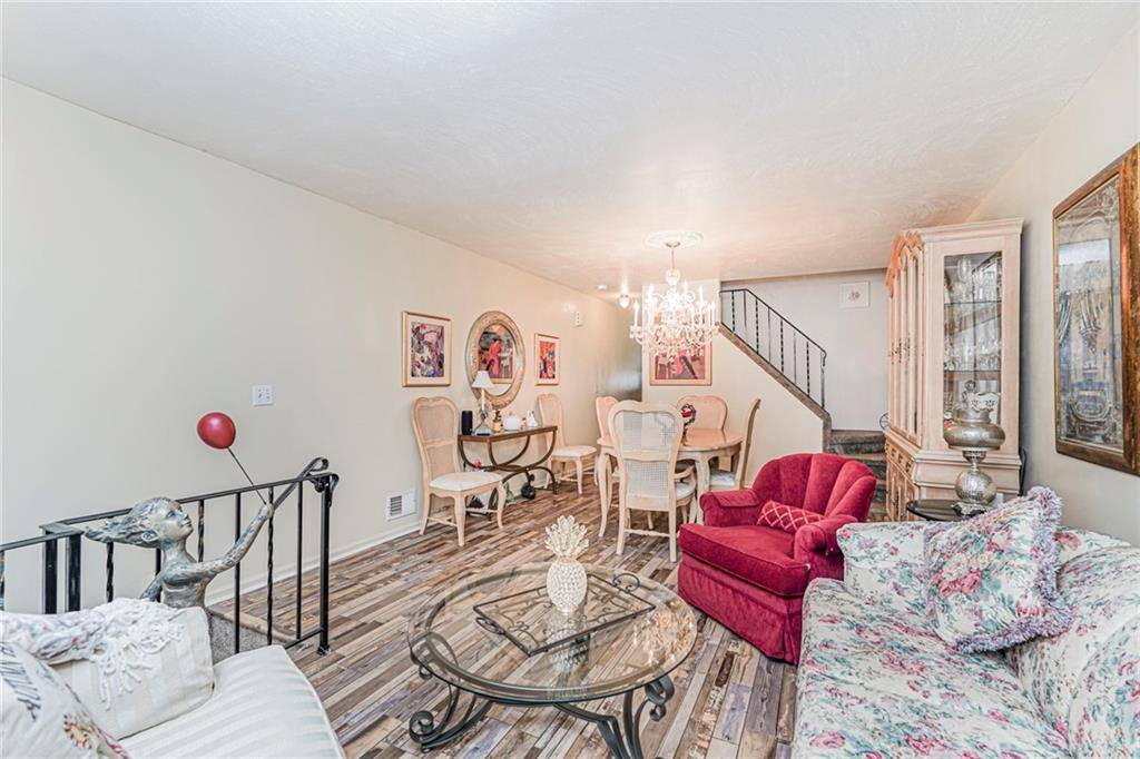 Staten  Island, NY 10306,516 Medina ST