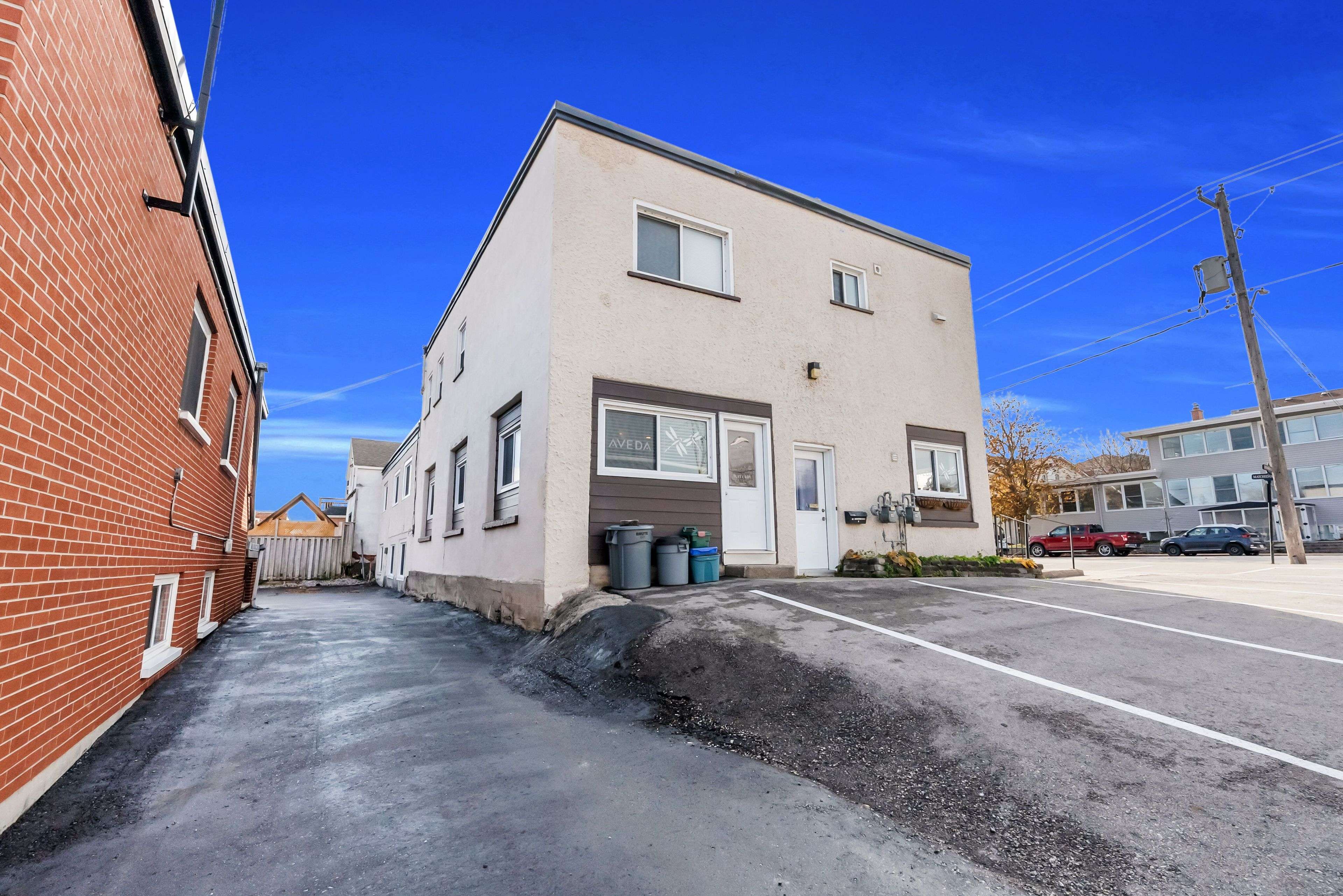 Orillia, ON L3V 4T5,32 Matchedash ST N