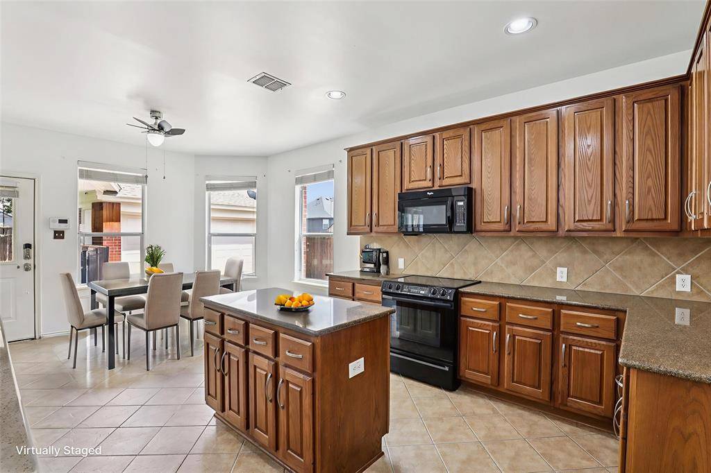 604 Maple Leaf Lane, Mckinney, TX 75071