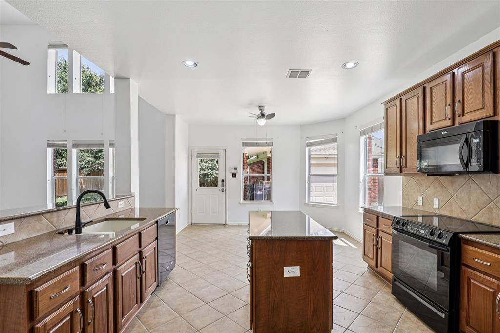 604 Maple Leaf Lane, Mckinney, TX 75071