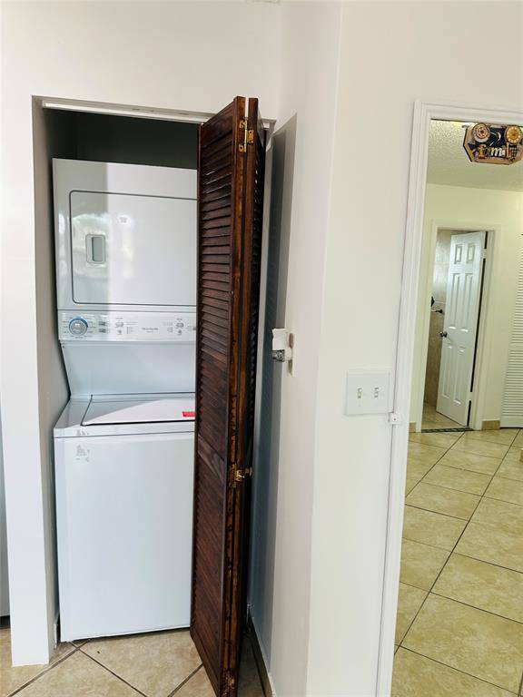 Sunrise, FL 33351,10046 winding lake rd #203