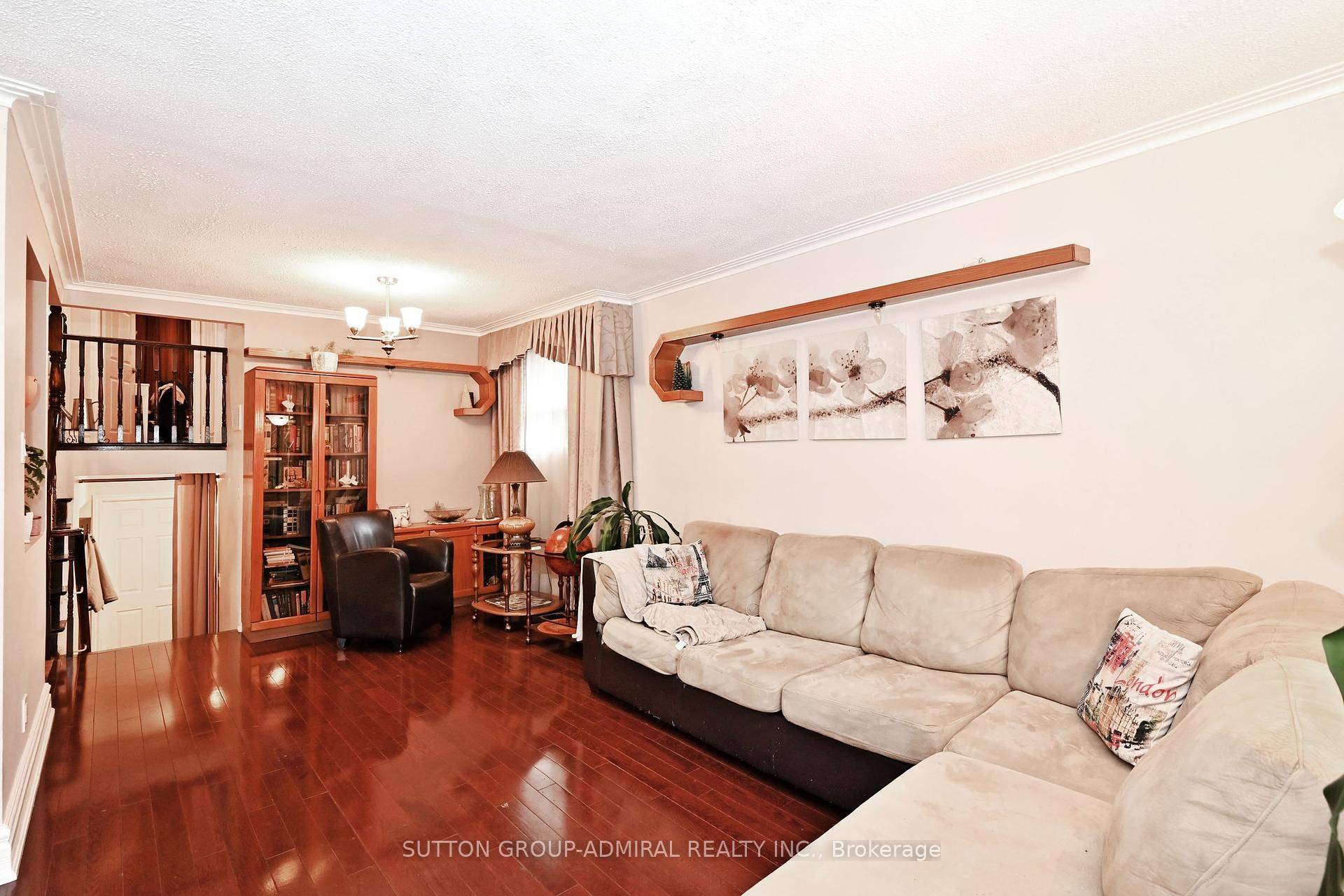 Toronto W05, ON M3N 2R4,47 Tobermory DR