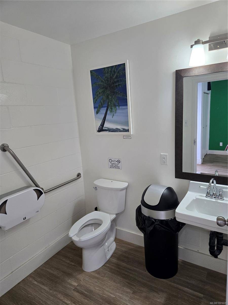 Saanich, BC V8X 1R5,777 Royal Oak Dr #315