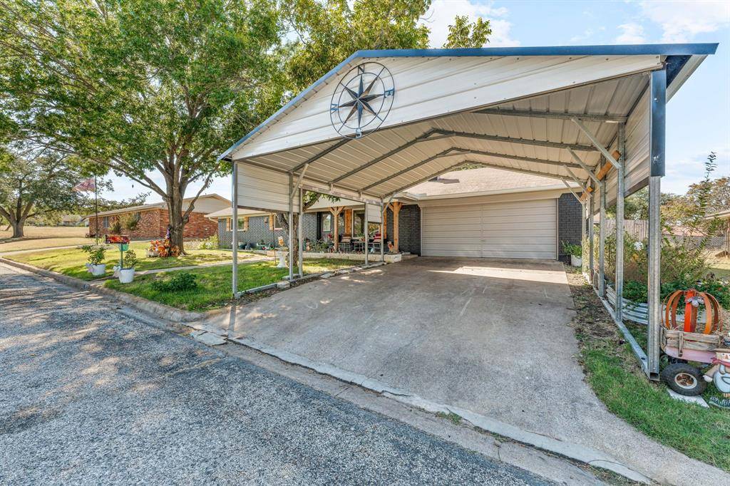 Clifton, TX 76634,919 S Avenue N