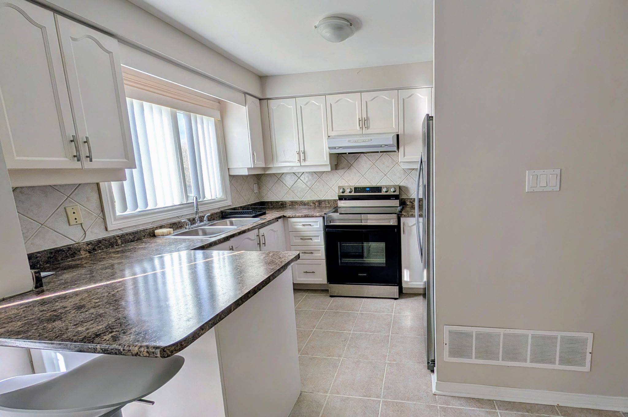 Mississauga, ON L5M 6E7,1588 South Parade CT #67