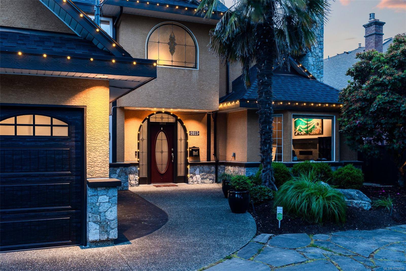 Saanich, BC V8N 2Y4,2013 Ferndale Rd