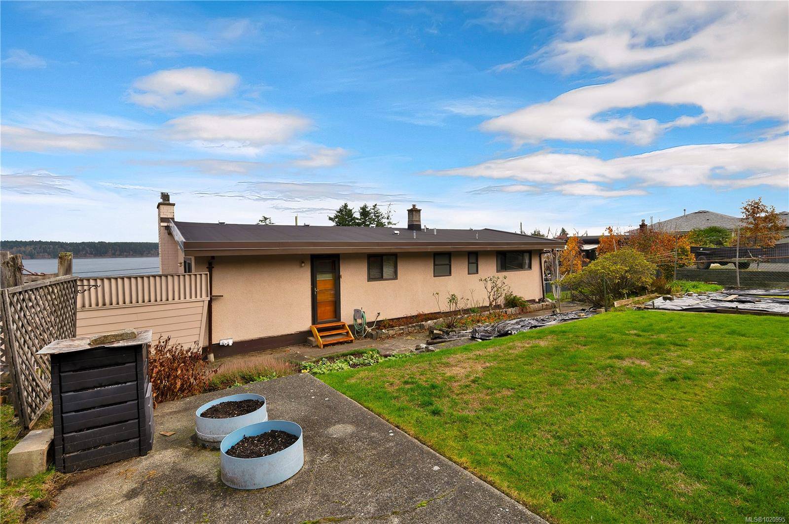 Campbell River, BC V9W 1Y4,76 Murphy St S