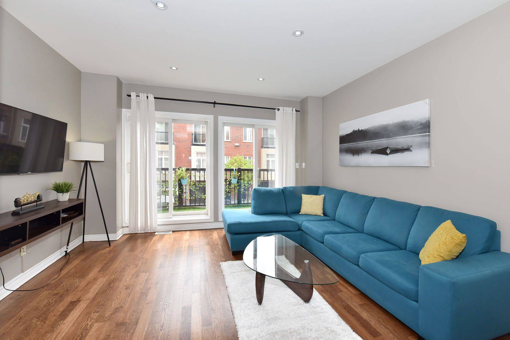 Toronto E08, ON M1M 1V1,3775 A St. Clair AVE