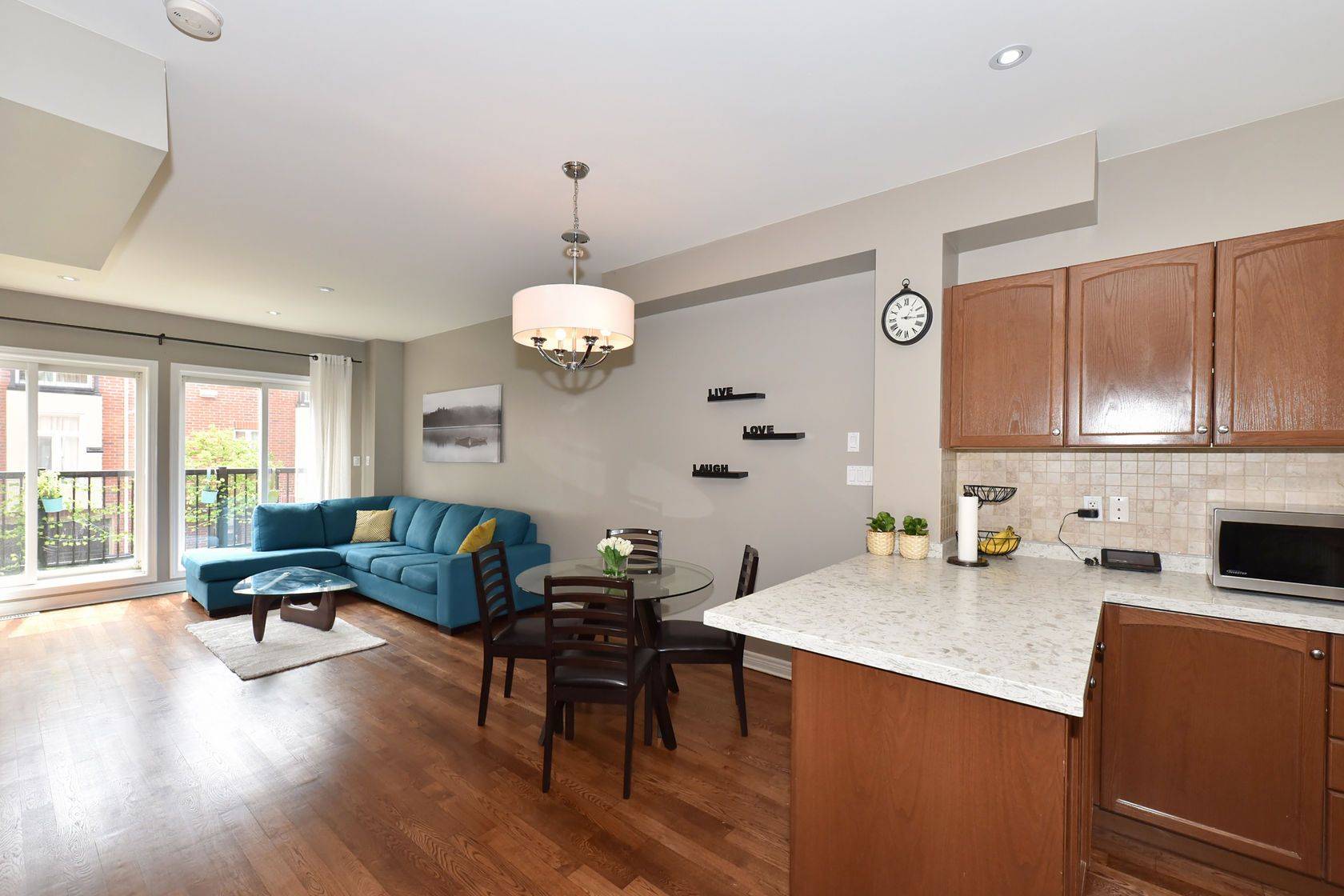 Toronto E08, ON M1M 1V1,3775 A St. Clair AVE