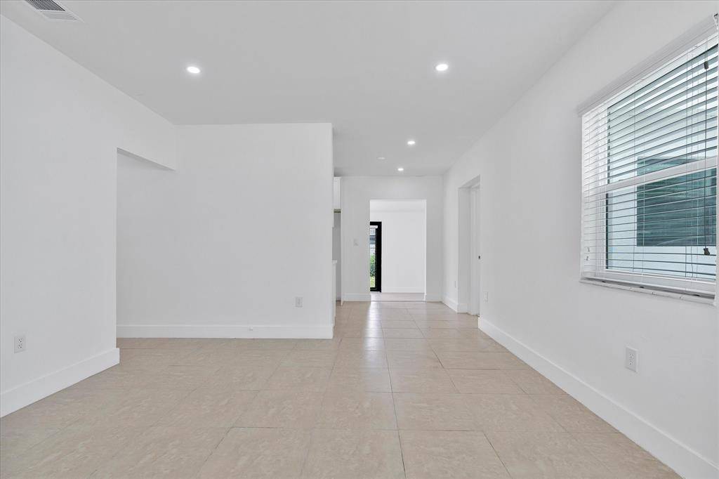 Opa-locka, FL 33054,940 Oriental Blvd