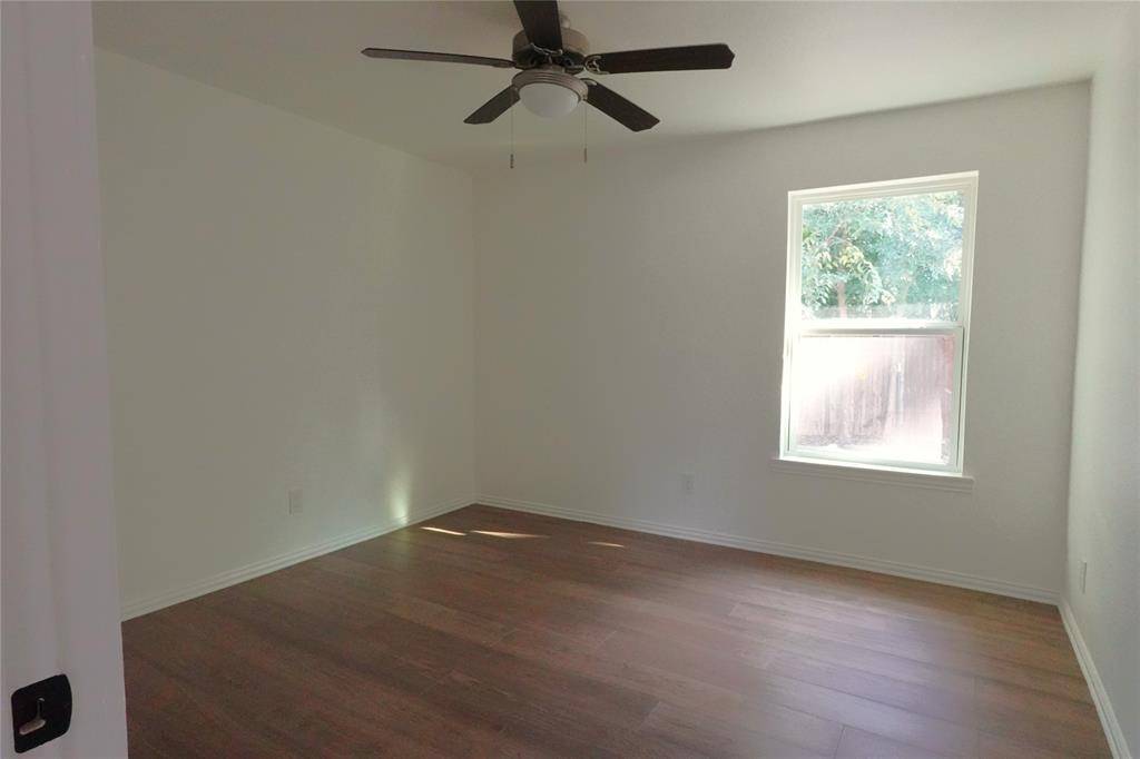 Cleburne, TX 76033,204 S Walnut Street