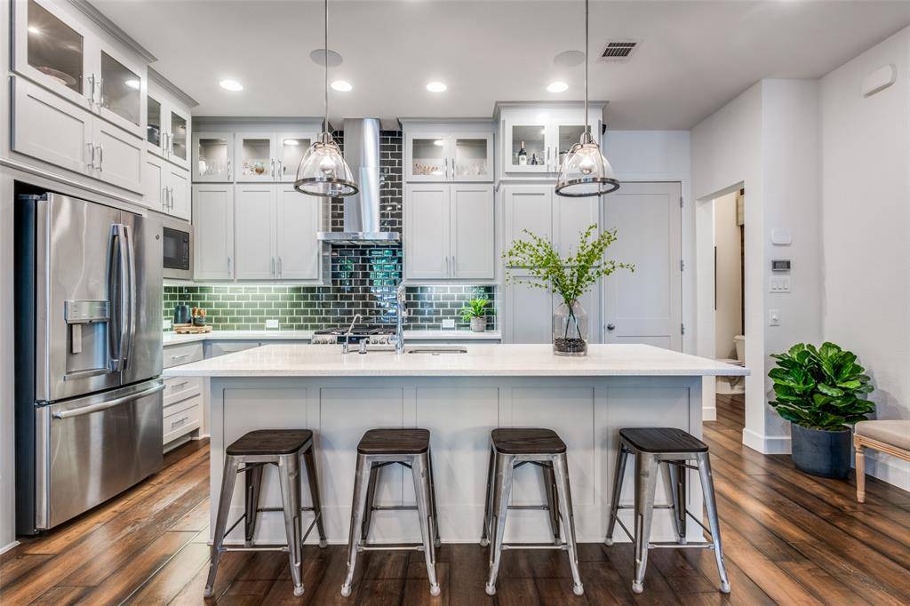 Dallas, TX 75231,7113 Copperleaf Drive