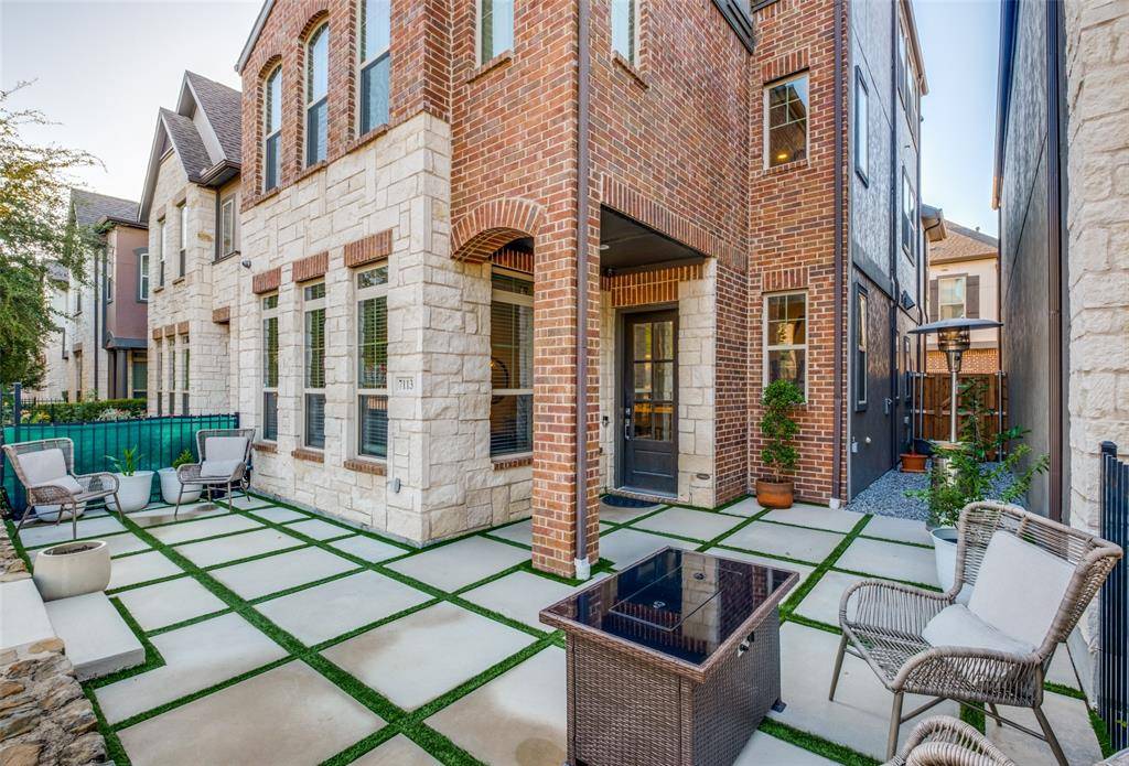 Dallas, TX 75231,7113 Copperleaf Drive