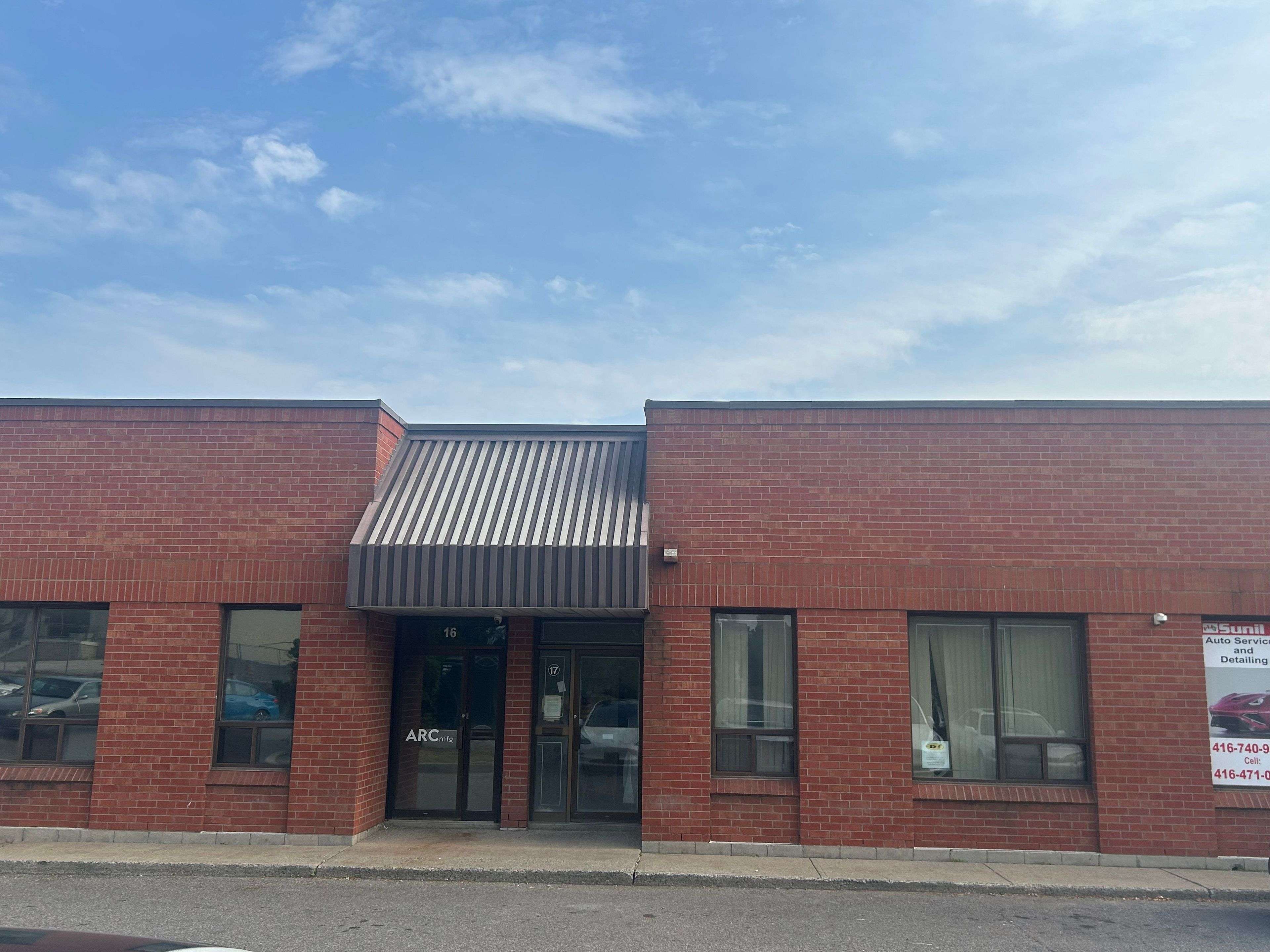 Toronto W05, ON M9L 2Z1,109 Ormont DR #17