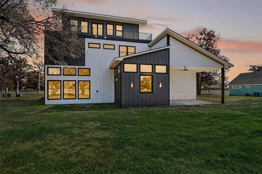 Lake Kiowa, TX 76240,102 Huron Trail