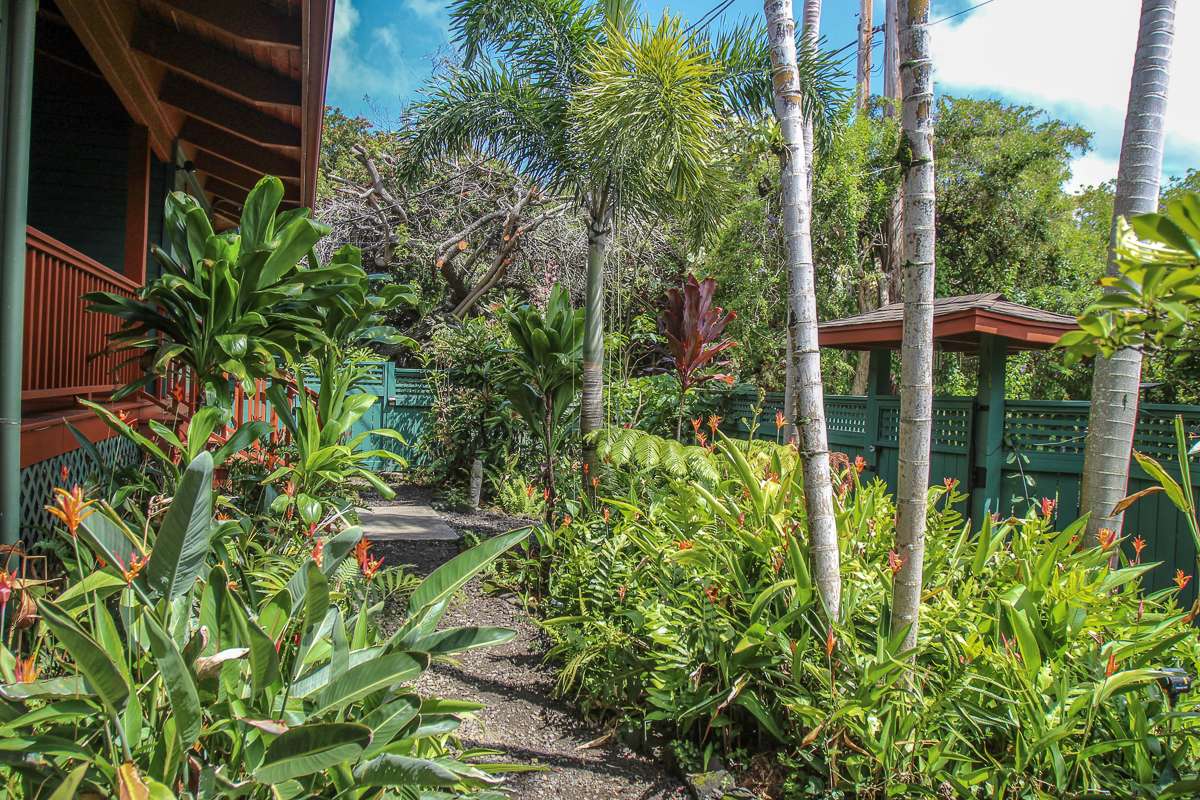 Naalehu, HI 96772,94-6506 AHI RD